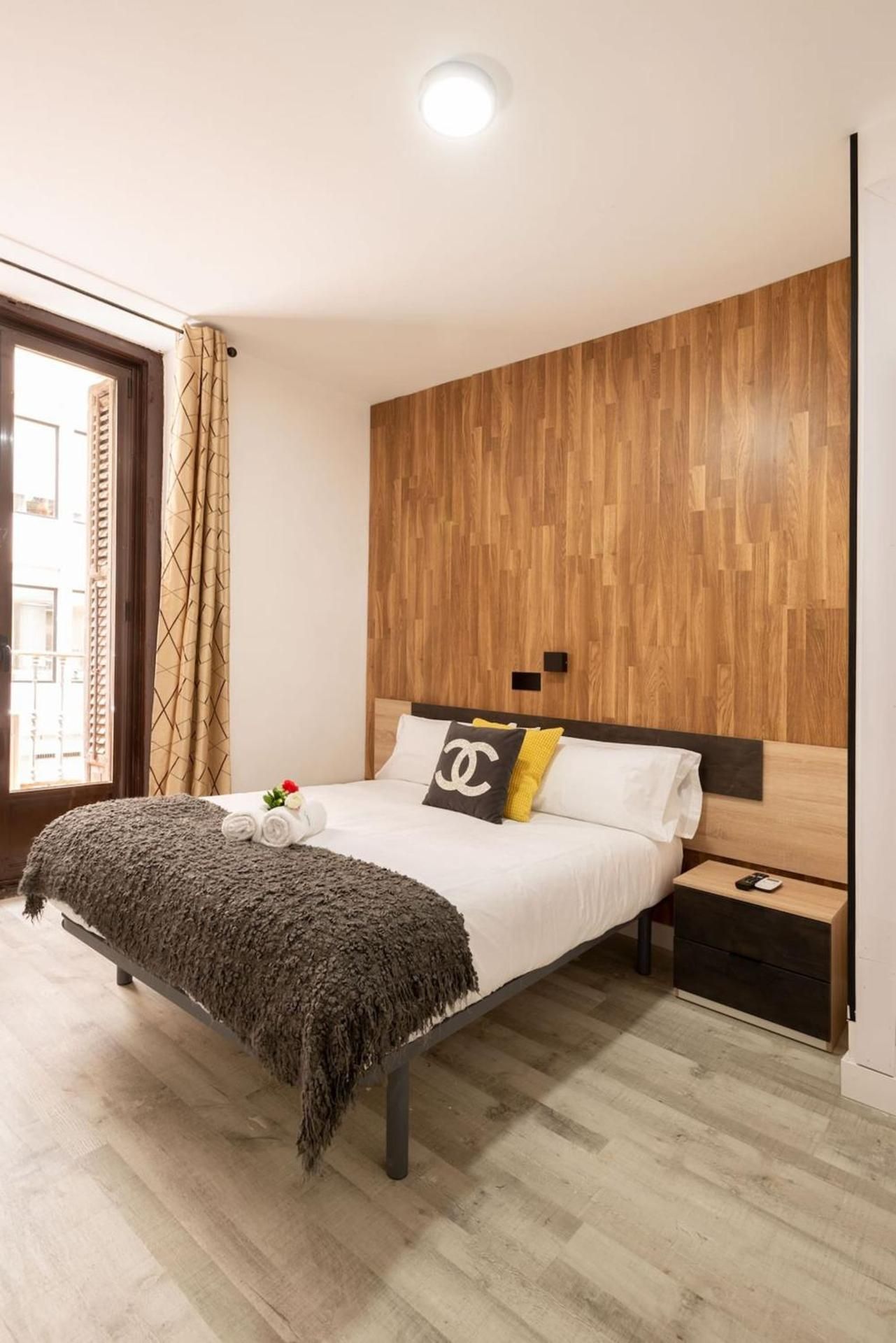 Three-Bedroom Apartment with Balcony