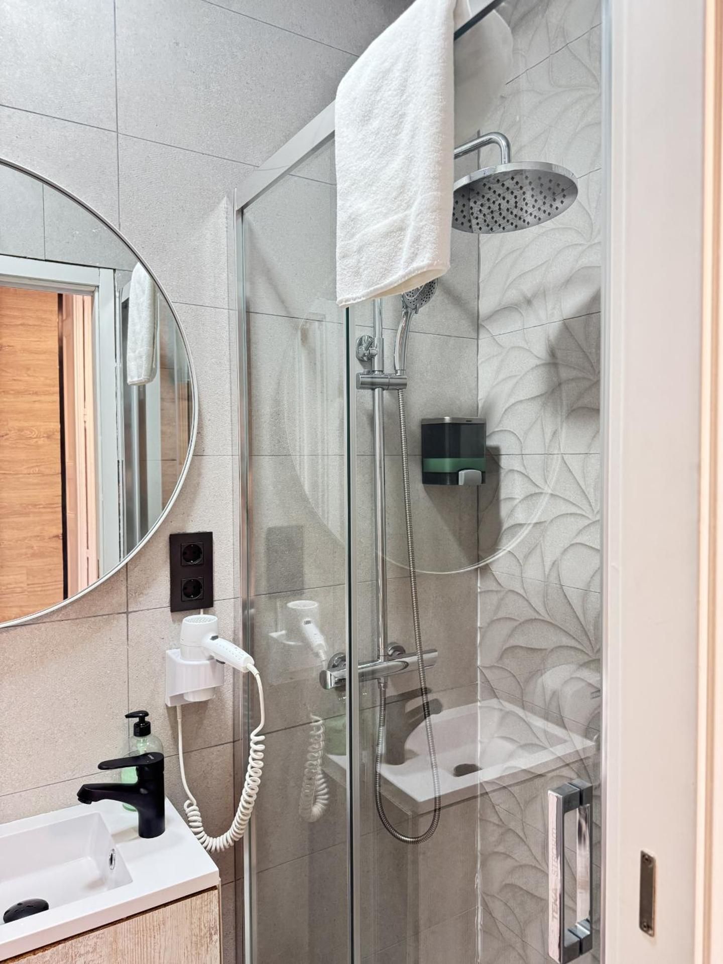 Economy Single Room