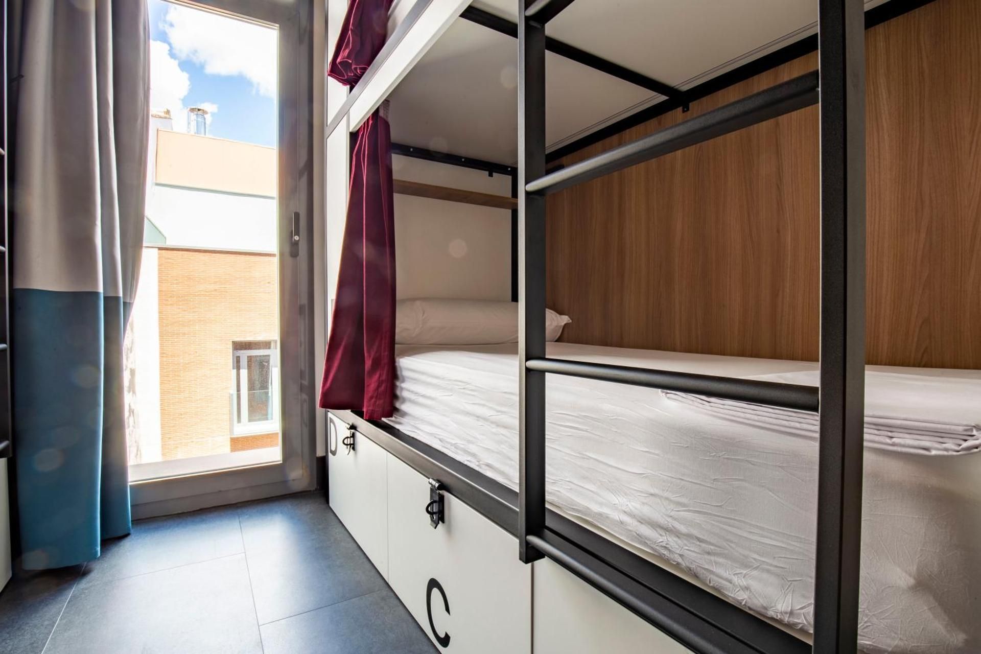 Private Room for 4 People