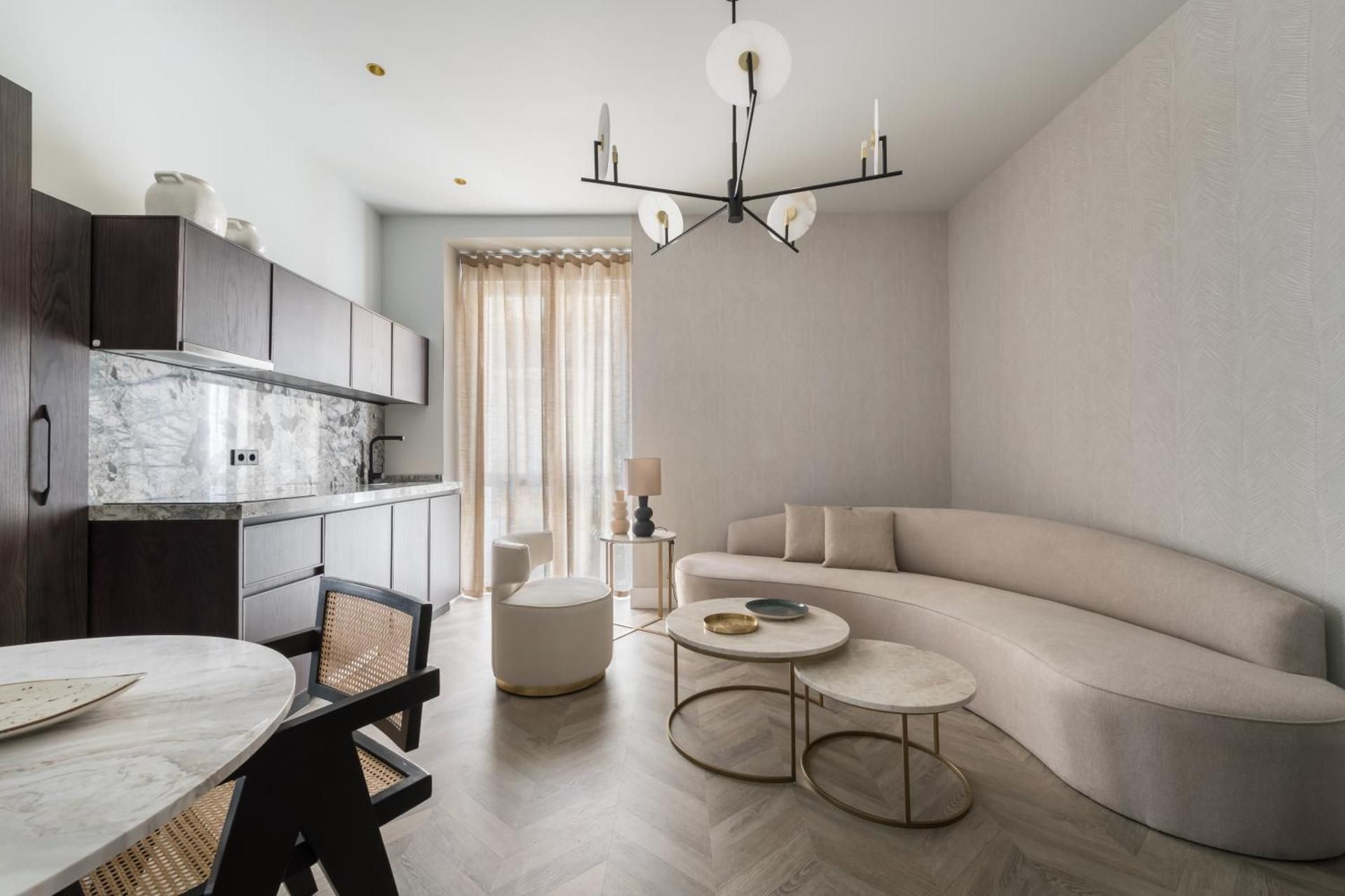 Deluxe Apartment