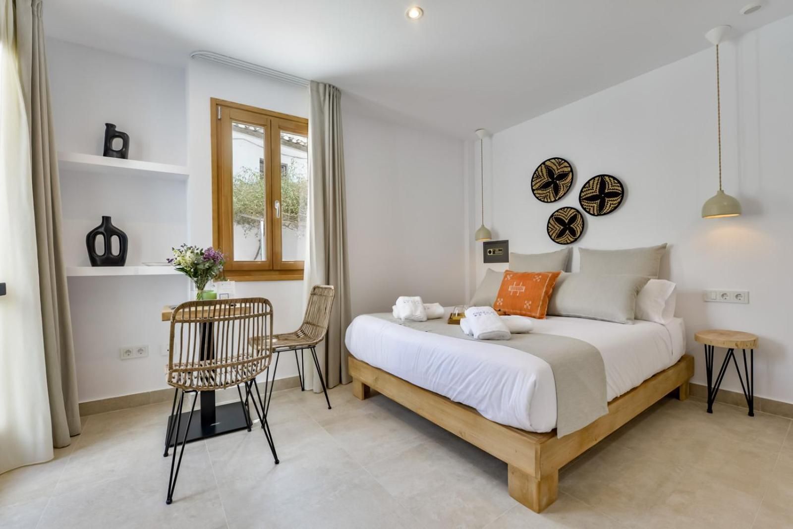 Queen Room with Garden View