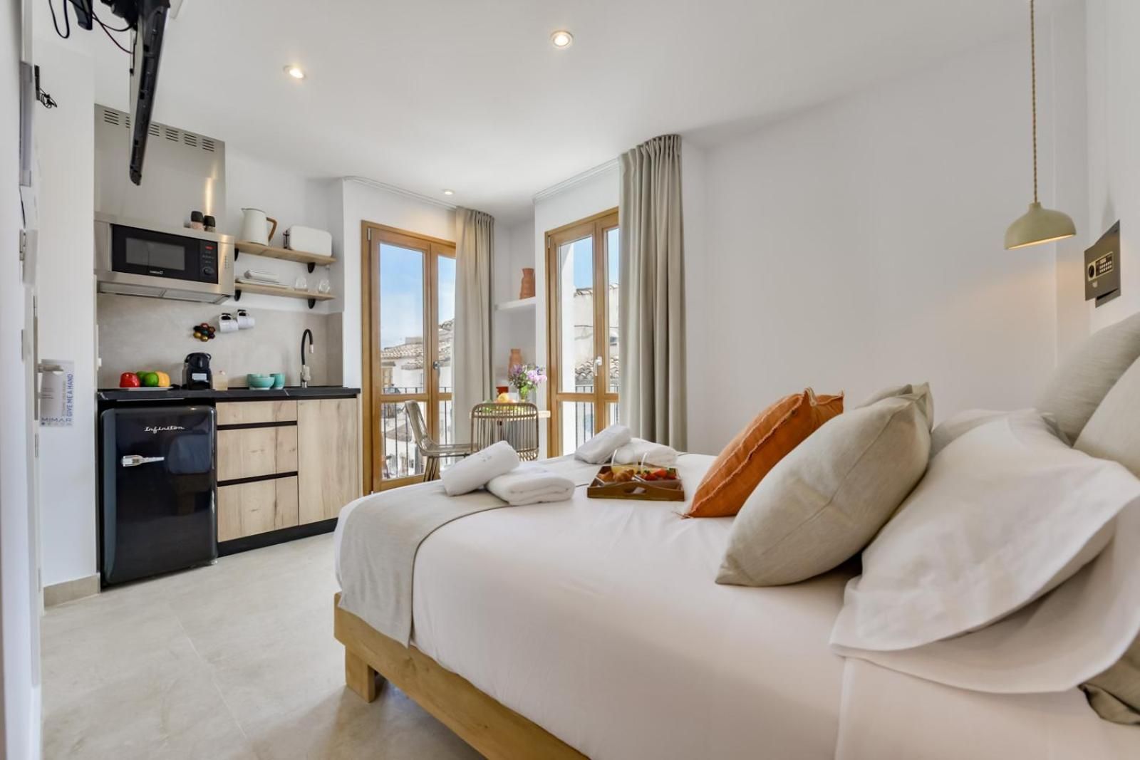 Queen Room with Balcony