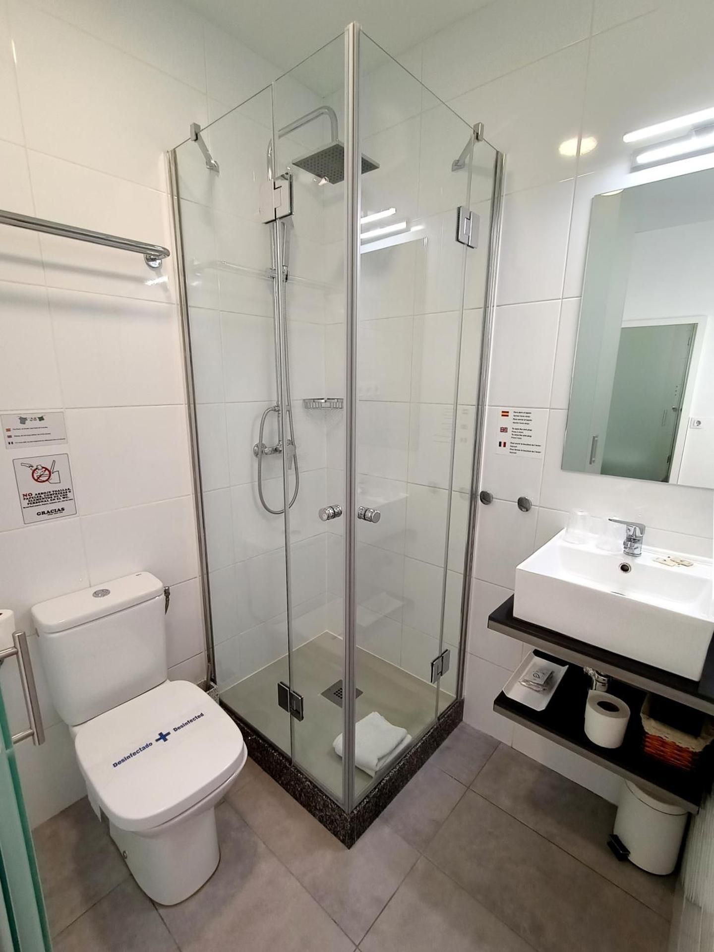 Hostal Royal Cruz Double Room with Balcony 3