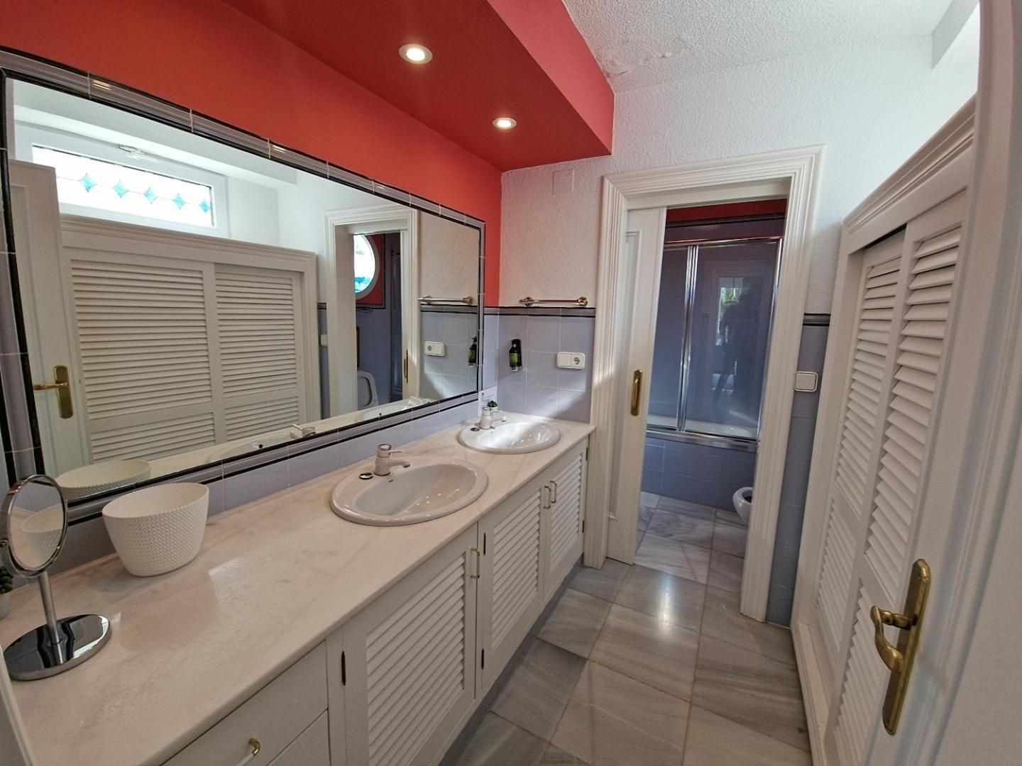 Queen Suite with Sea View