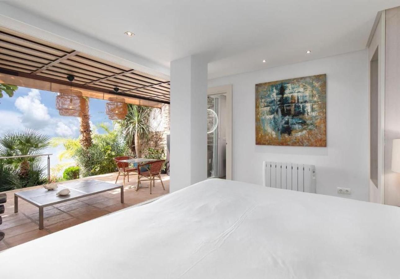 Deluxe Suite with Sea View