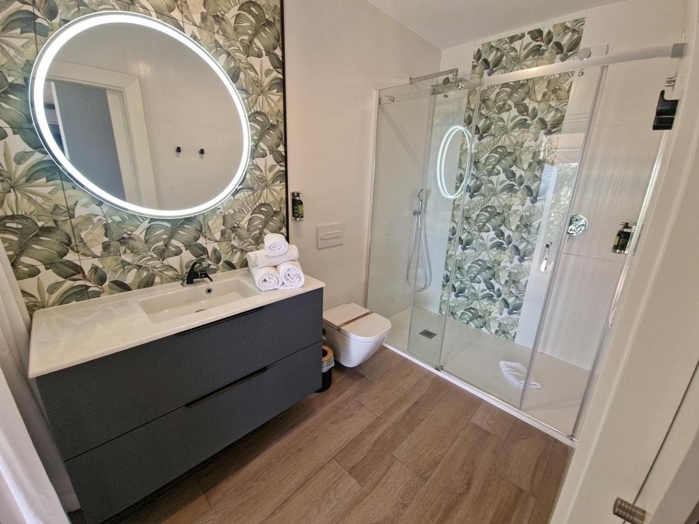 Deluxe Suite with Sea View