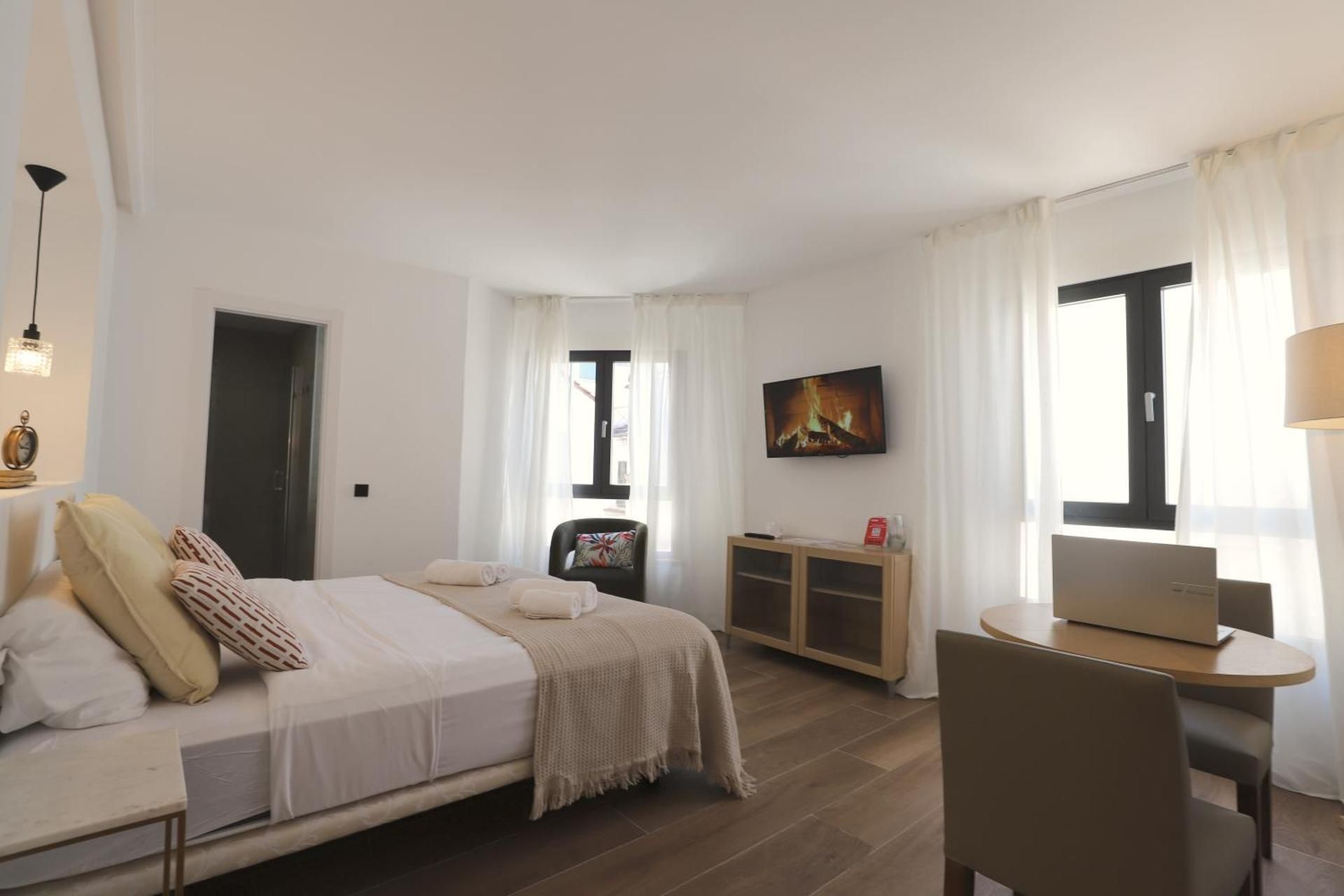 Edificio Leganitos Superior Studio