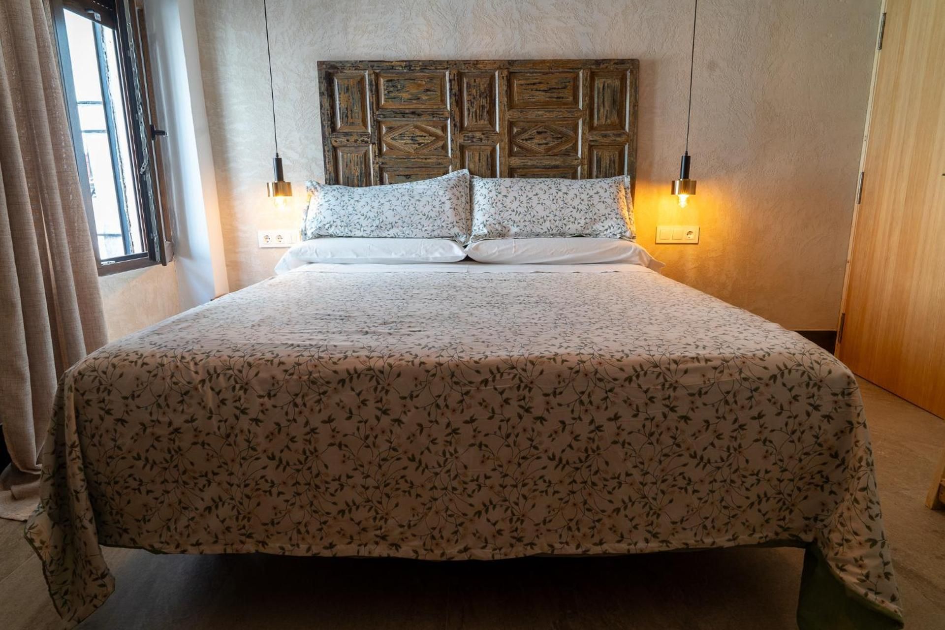 Deluxe Double Room with King-Size Bed