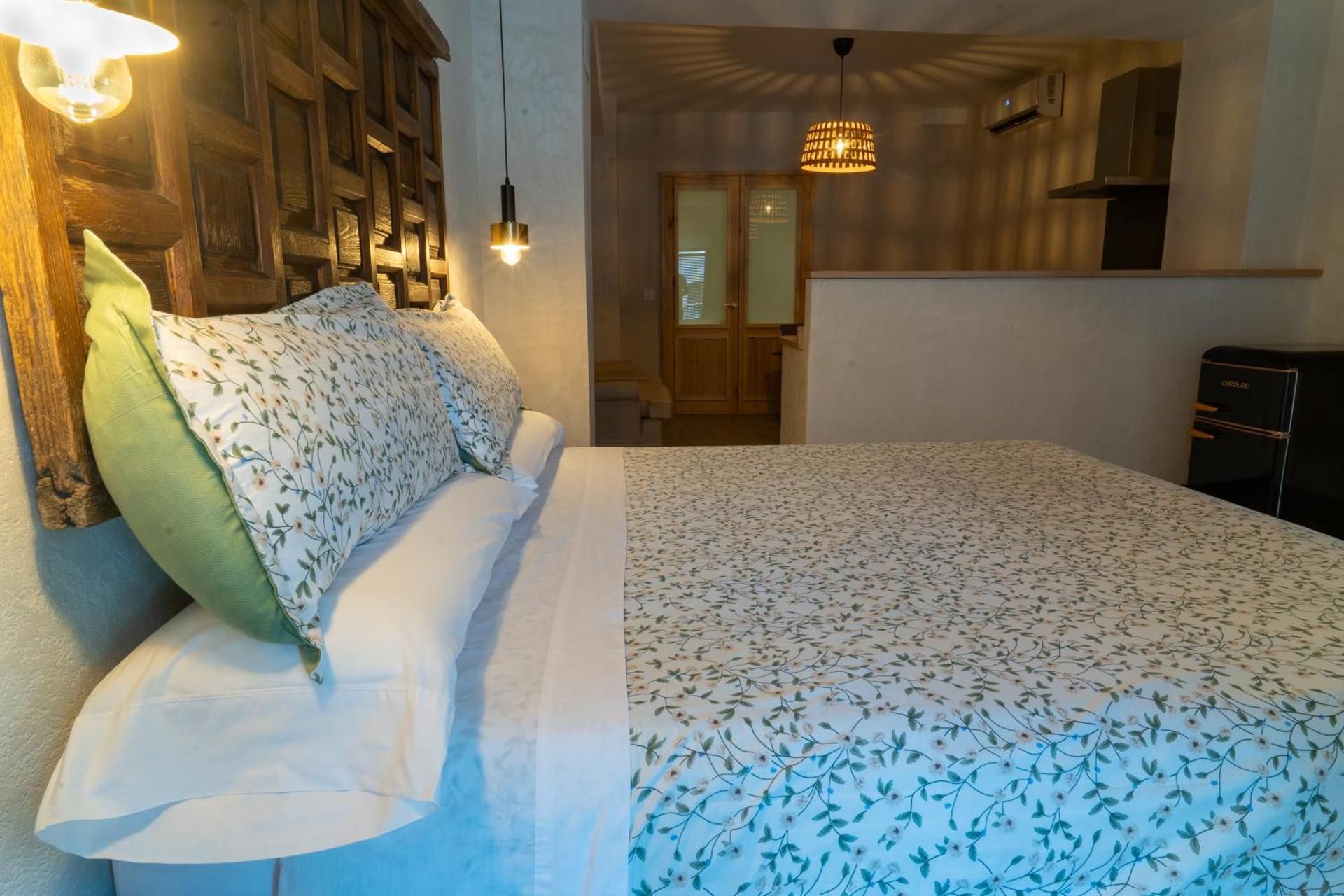 Studio Apartment with Kitchen and King-Size Bed