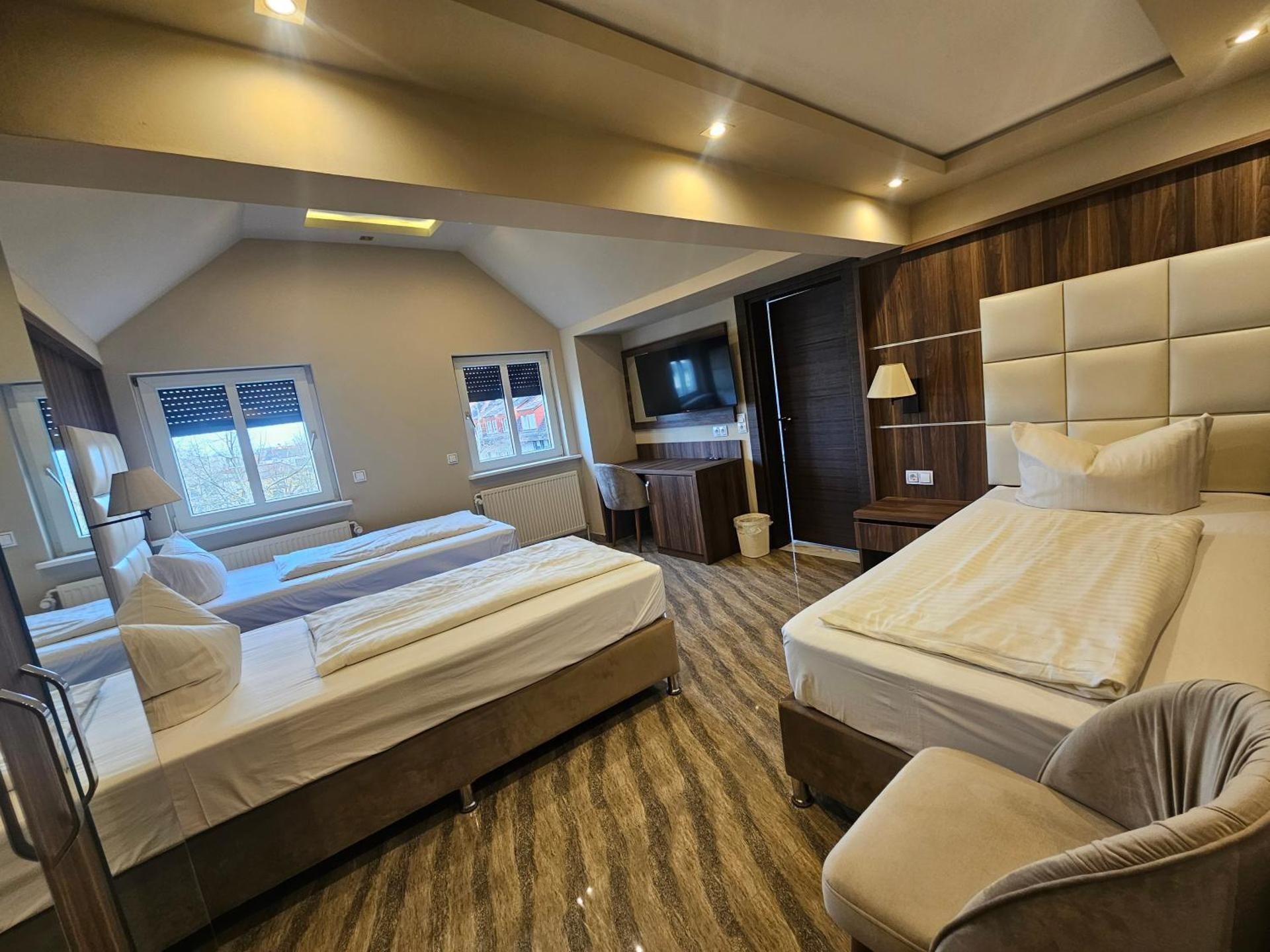 Comfort Triple Room with Shower