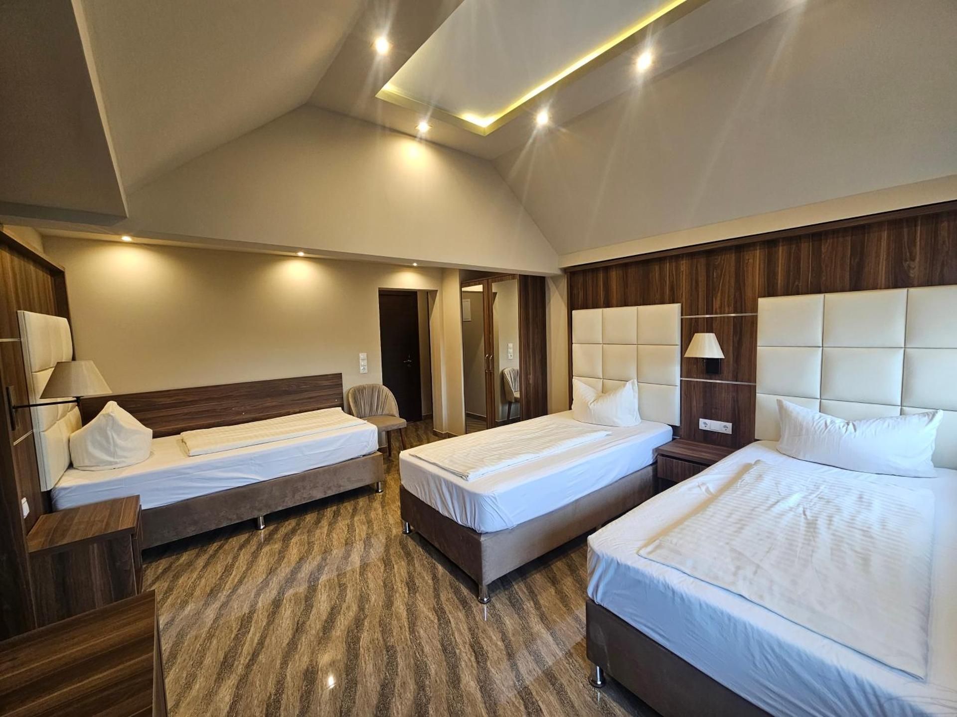 Comfort Triple Room with Shower
