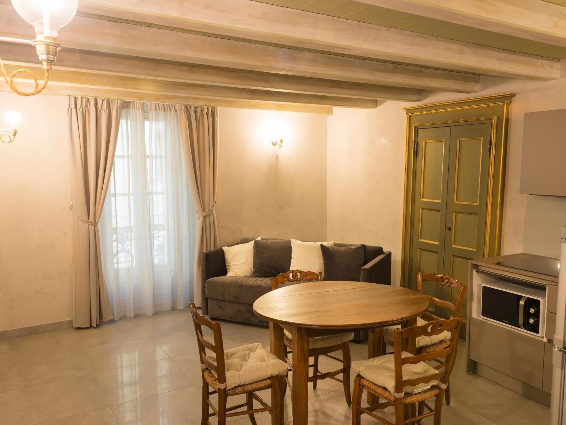 Superior Apartment