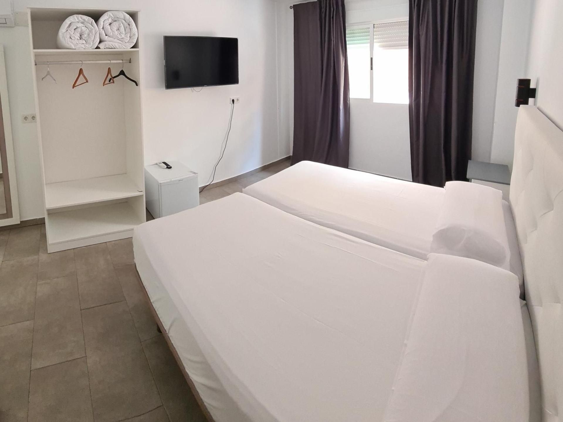 Deluxe Double Room with Extra Bed