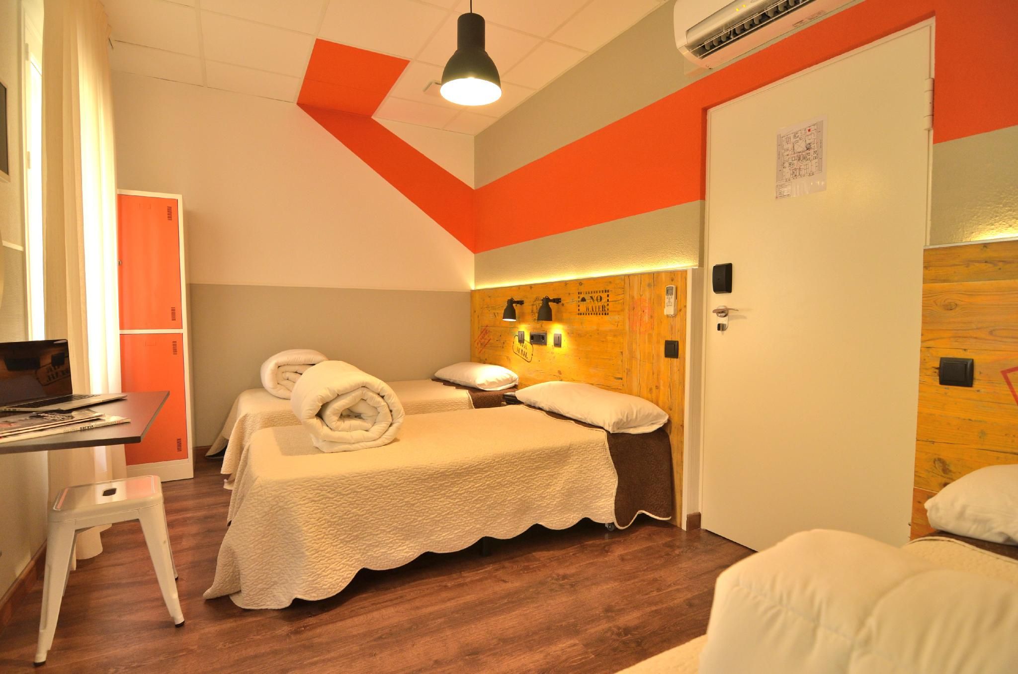 1 Person in 3-Bed Dormitory - Female Only