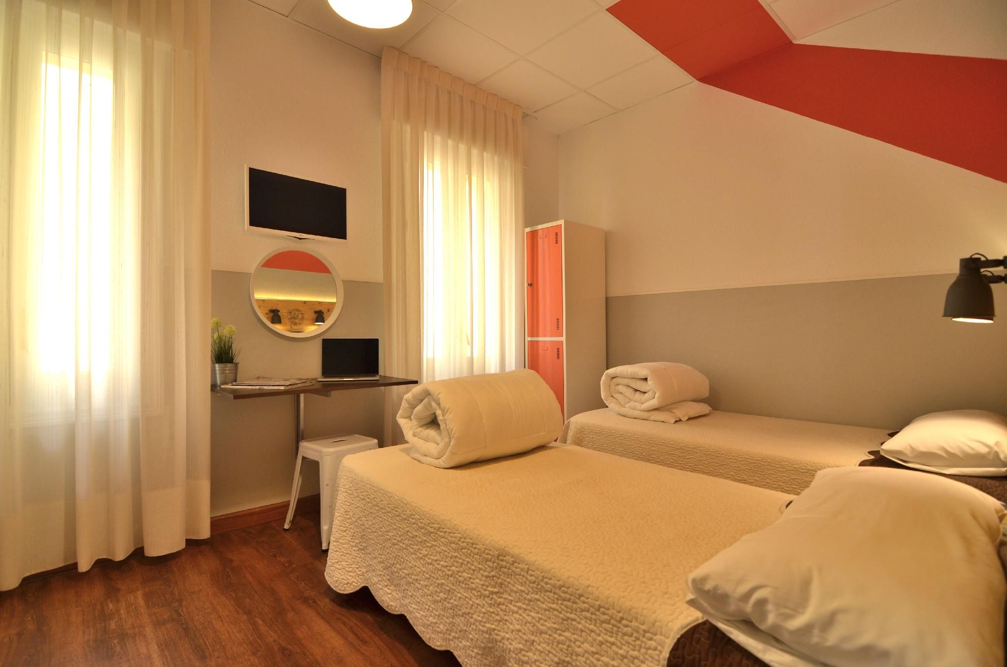 1 Person in 3-Bed Dormitory - Female Only