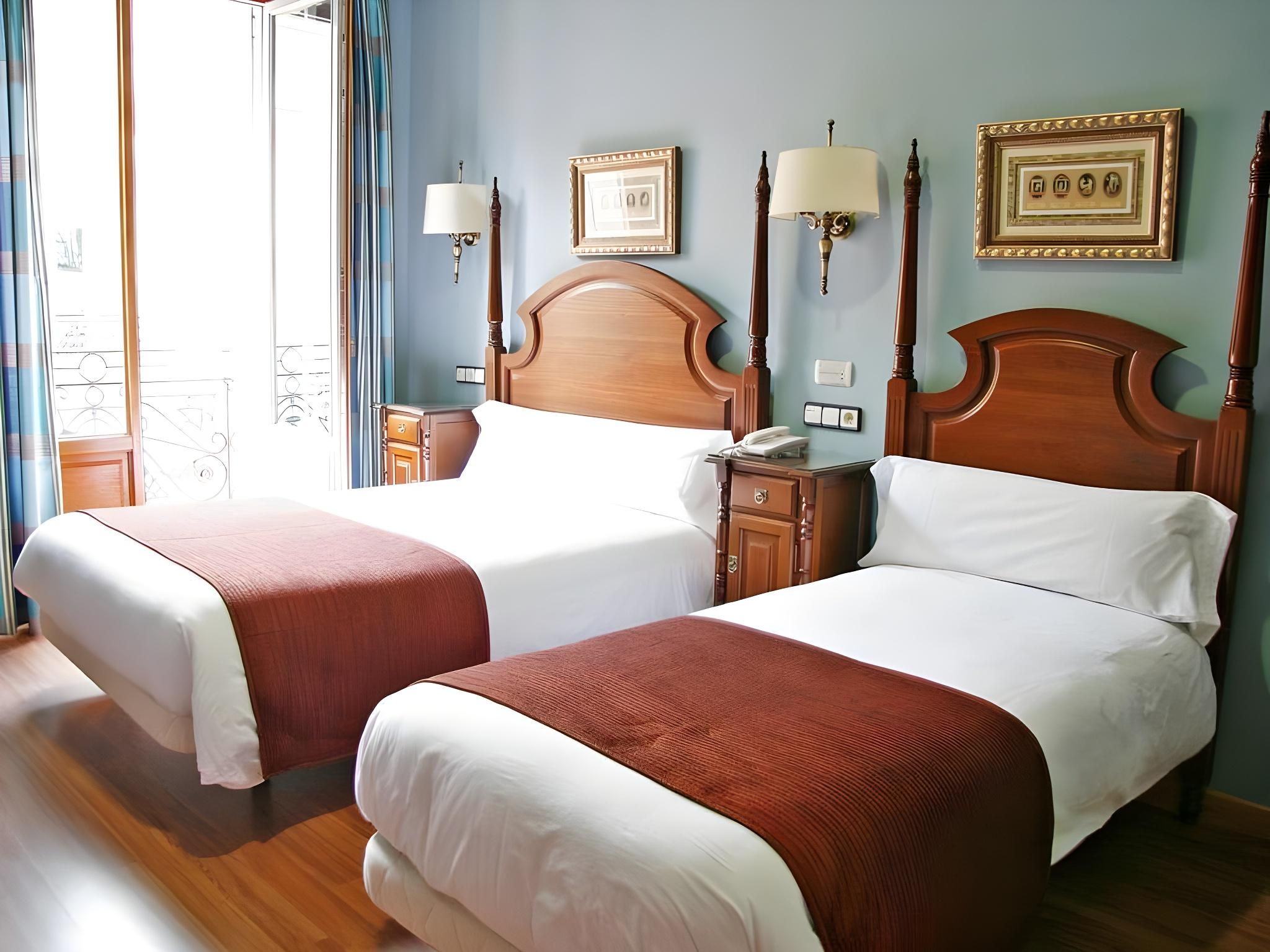Triple - 3 Single Beds