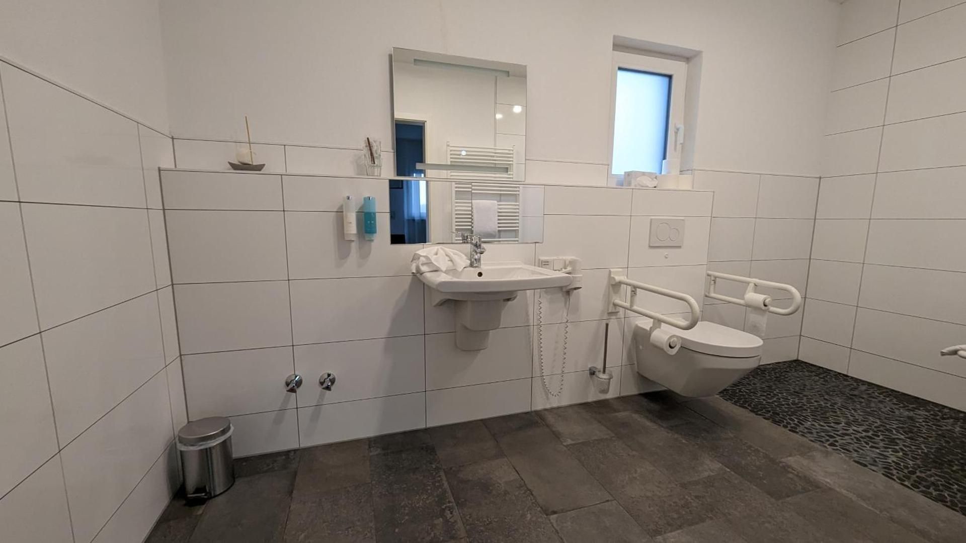 Single Room - Disability Access