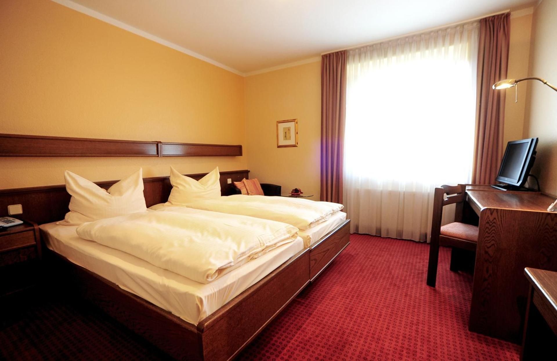 Hotel Pontivy Double or Twin Room