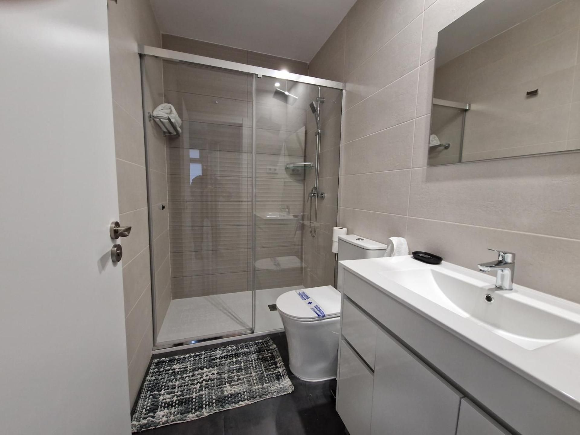 Single Room With Private Bathroom