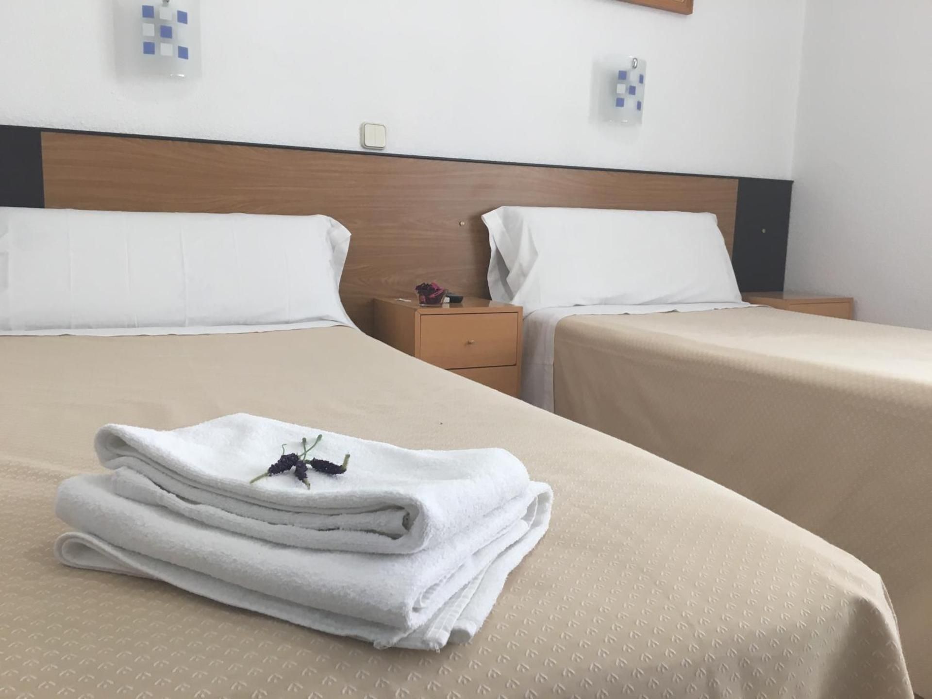 Hostal R. Lido Twin Room 2