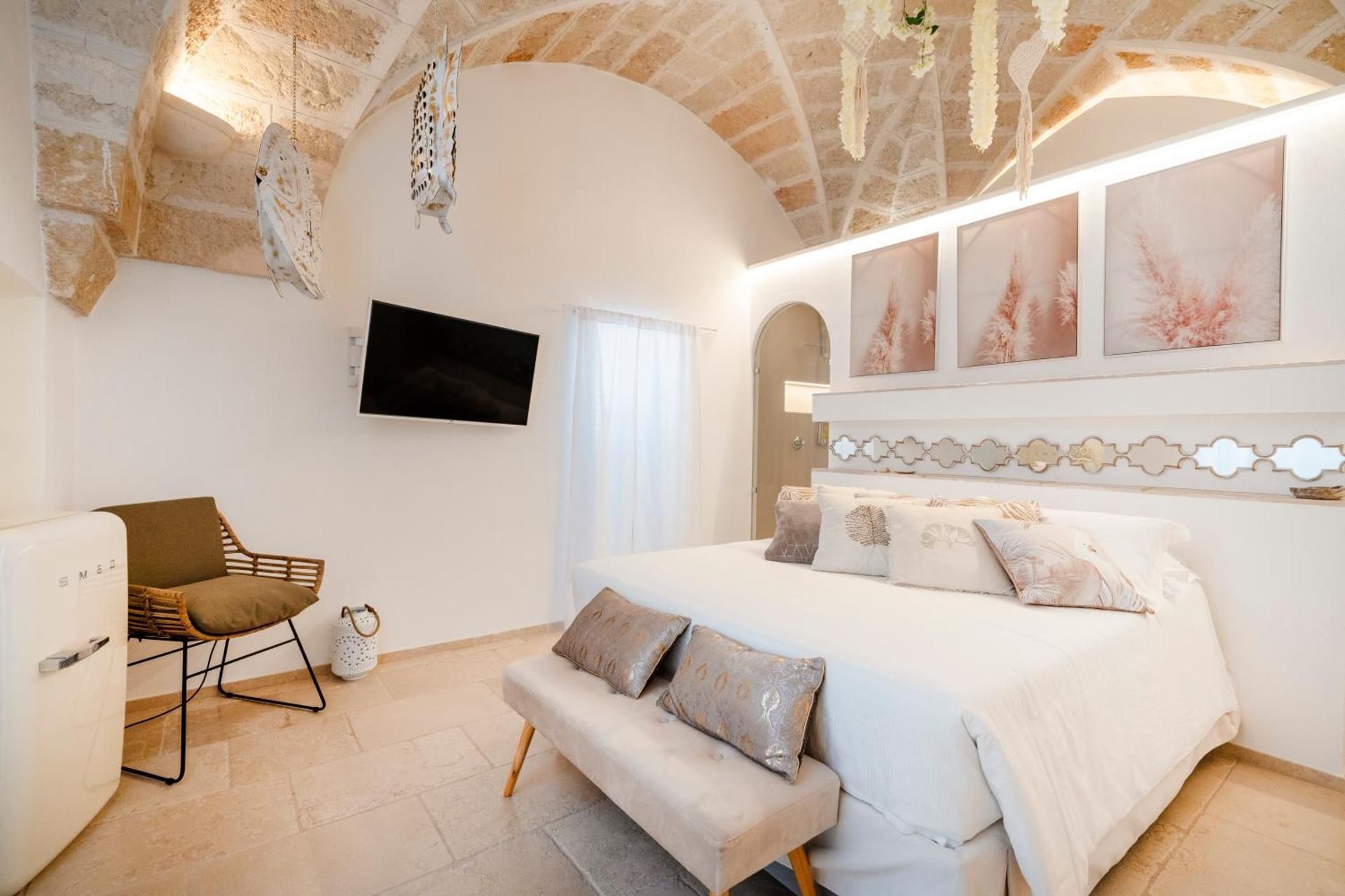 Deluxe Suite with Spa Bath