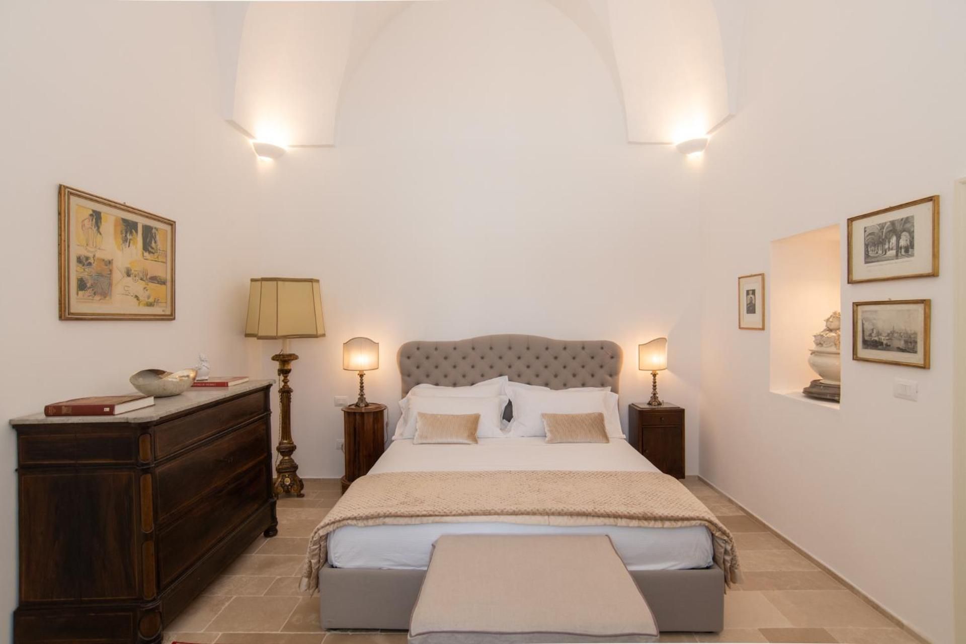 Deluxe Room (2 Adults + 1 Child)