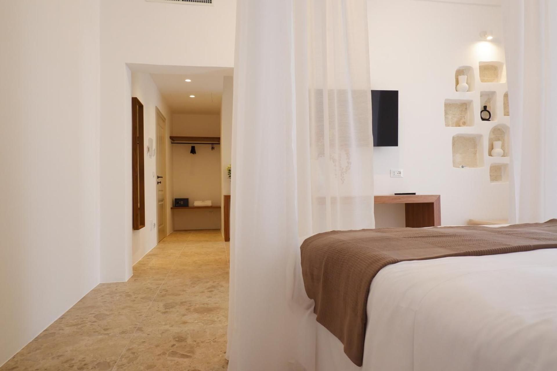 King Room with Spa Bath