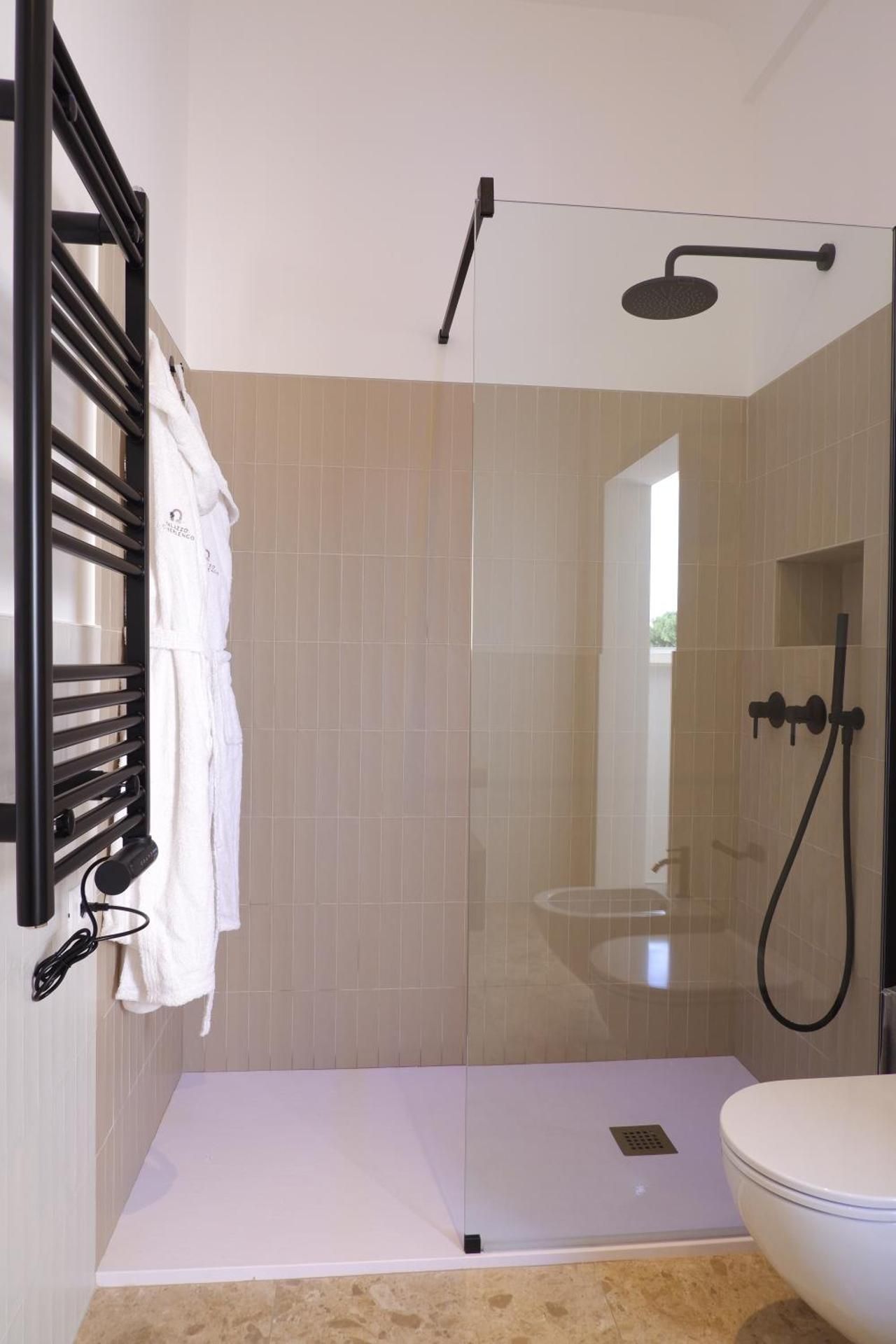 King Room with Spa Bath