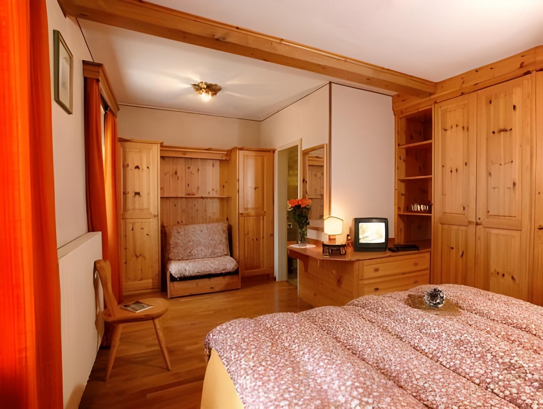 Hotel Pontechiesa Triple Room 2