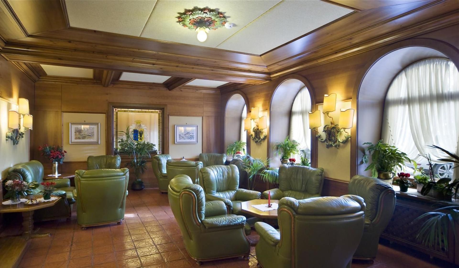 shared lounge/tv area