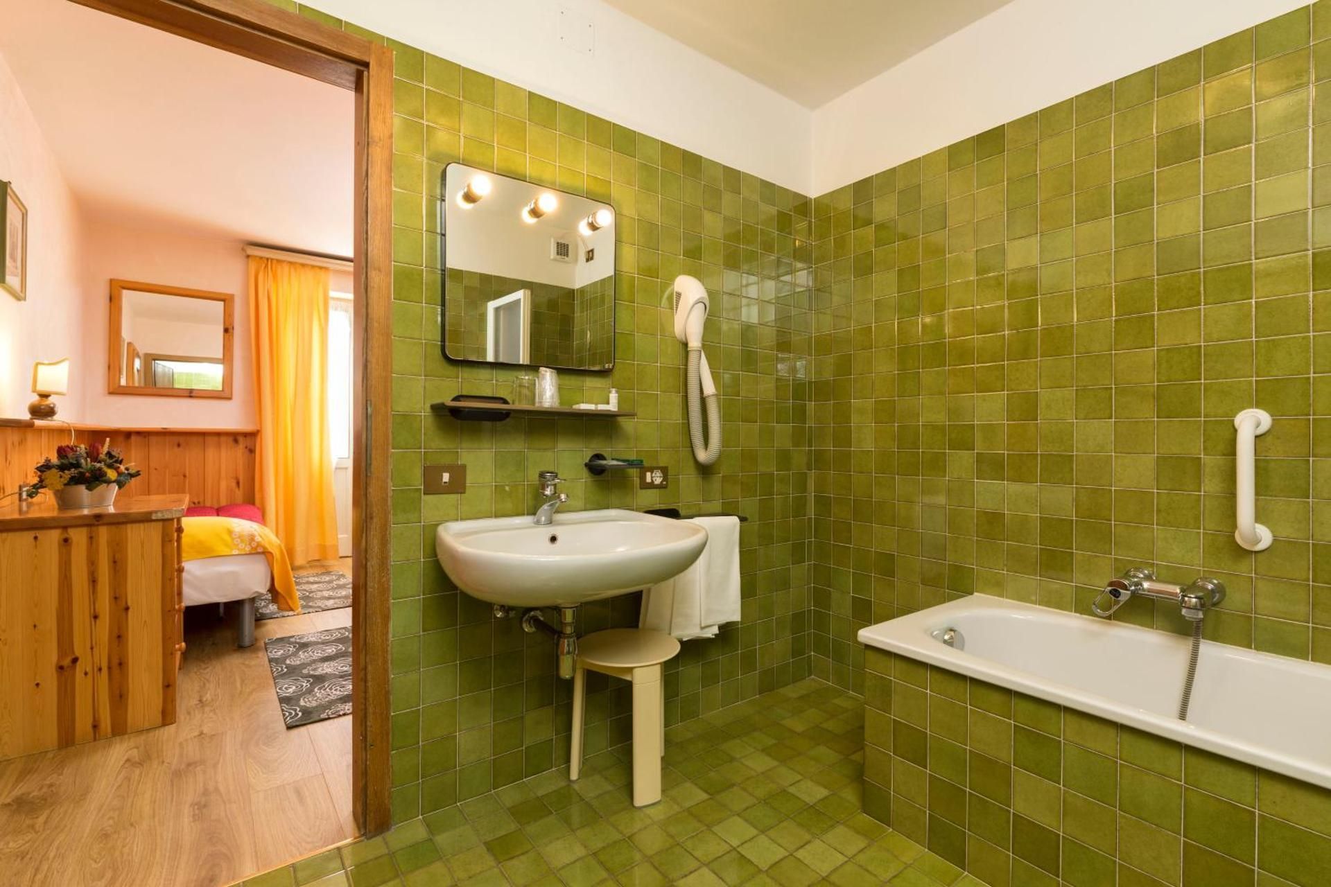 Hotel Pontechiesa Triple Room 3