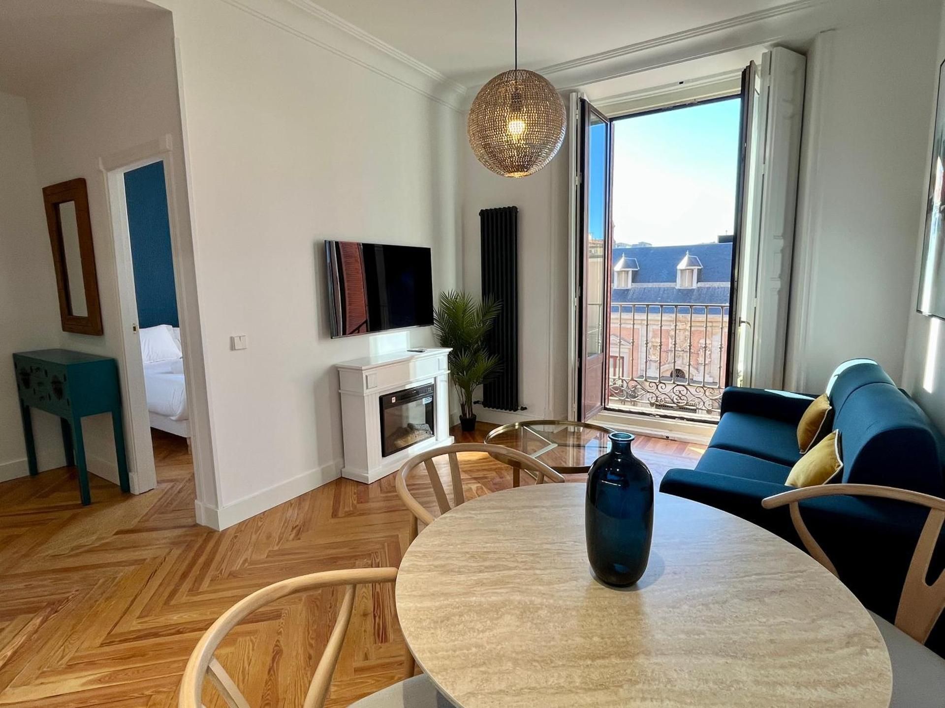 Deluxe Apartment