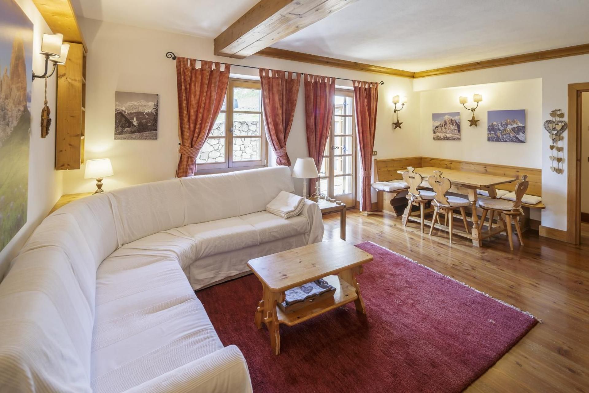 Three-Bedroom Apartment - Split Level (6 Adults)