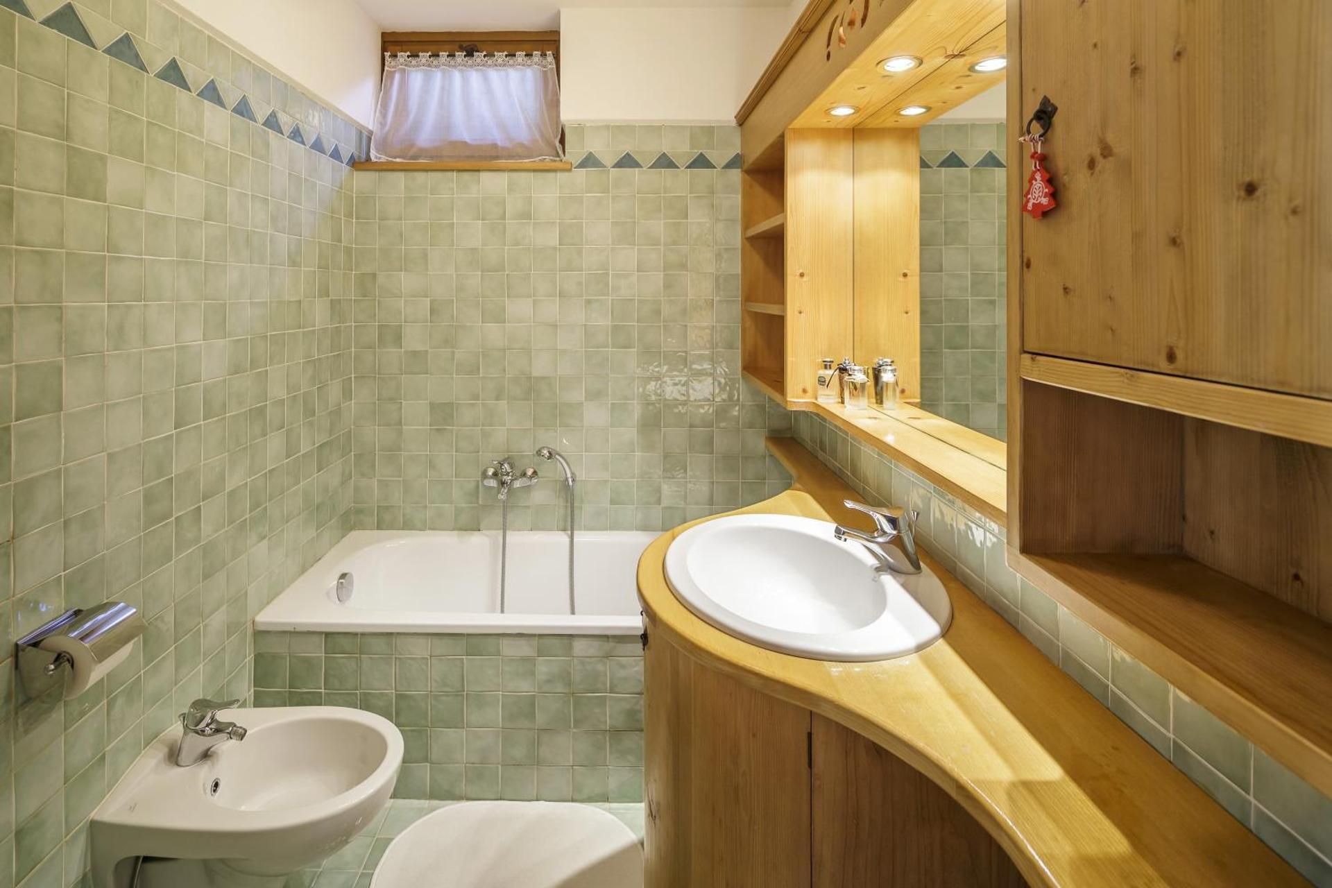 Three-Bedroom Apartment - Split Level (6 Adults)