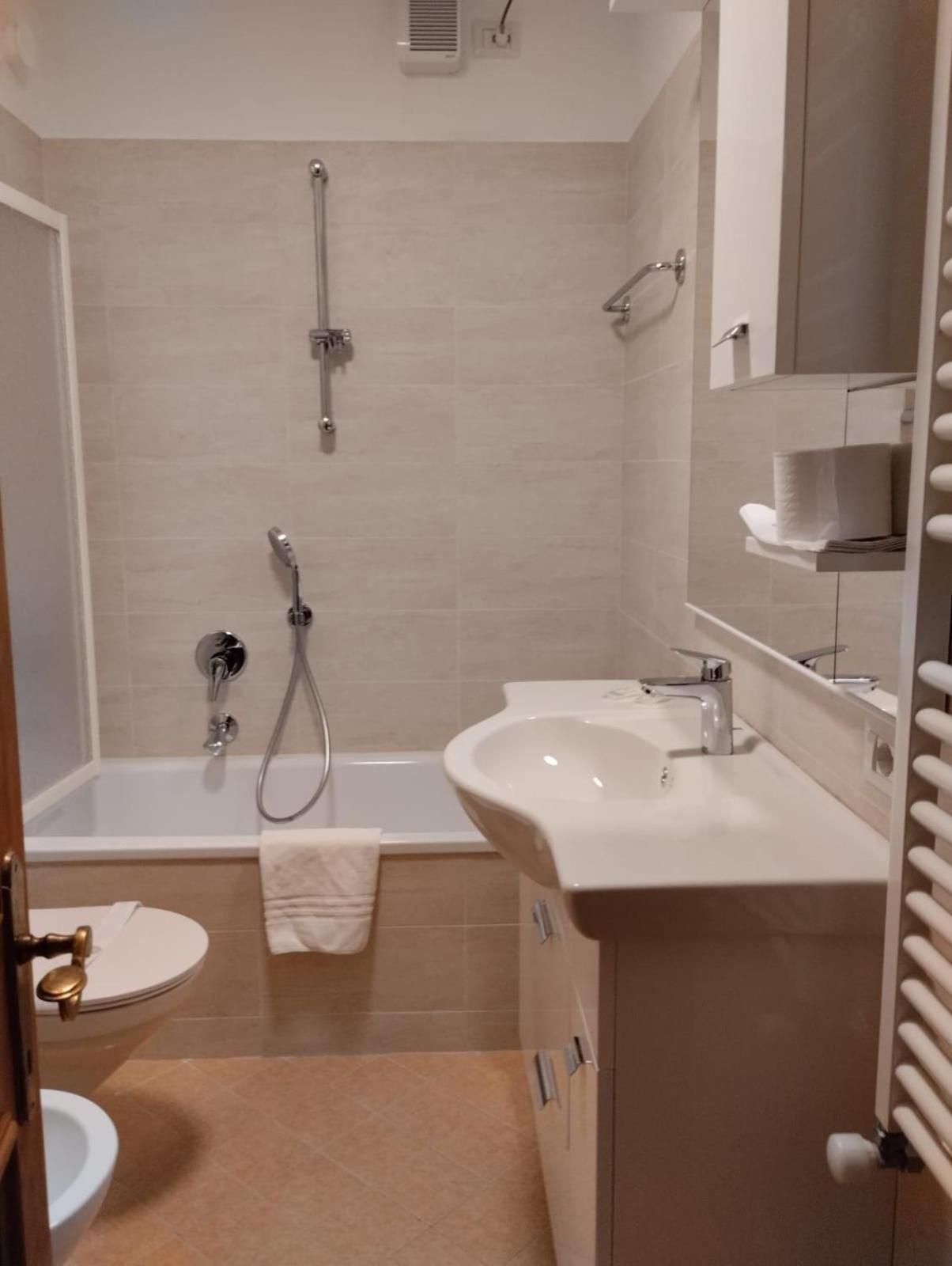 Two-Bedroom Apartment (4 Adults)