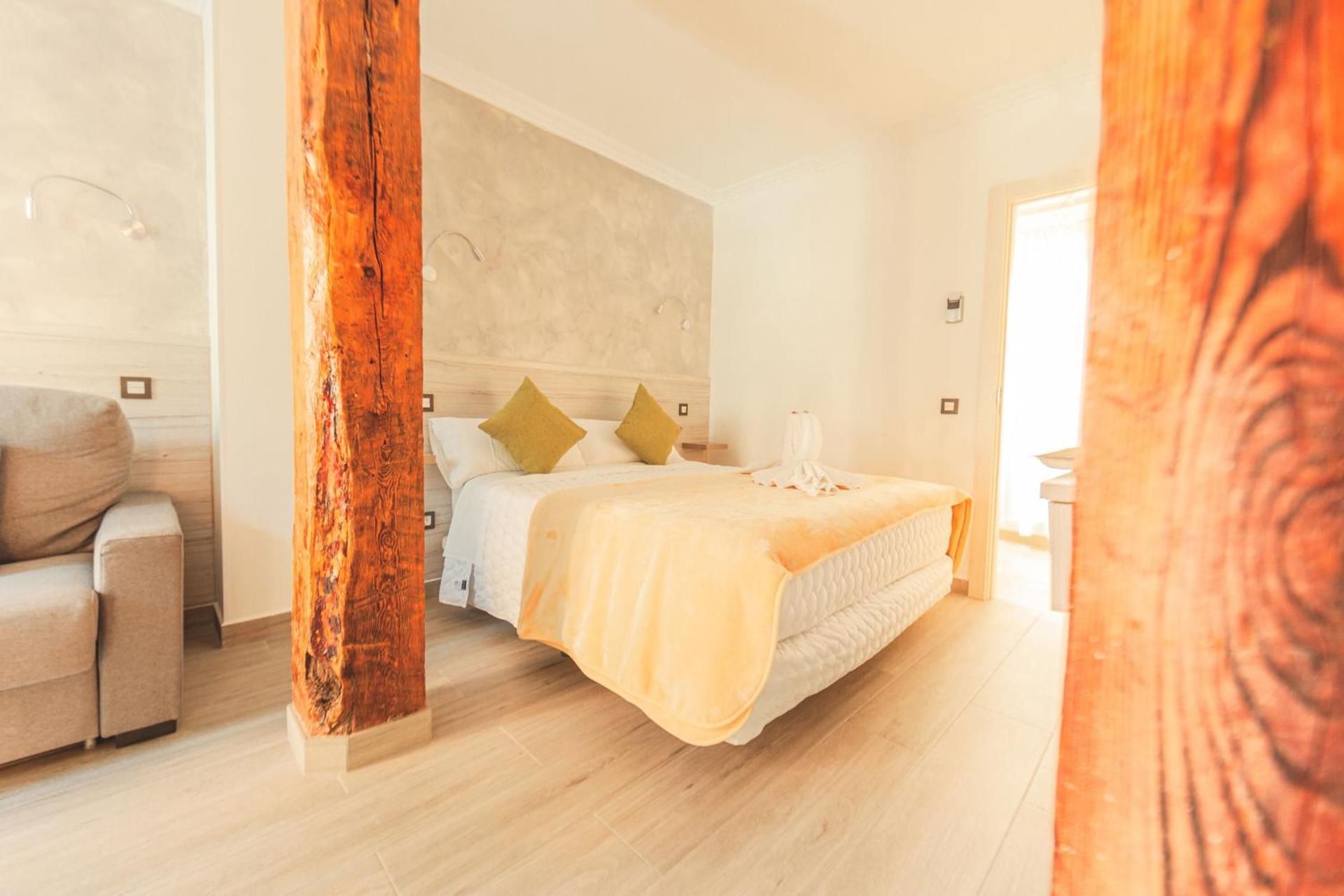 Atocha28 Superior Double Room with Balcony