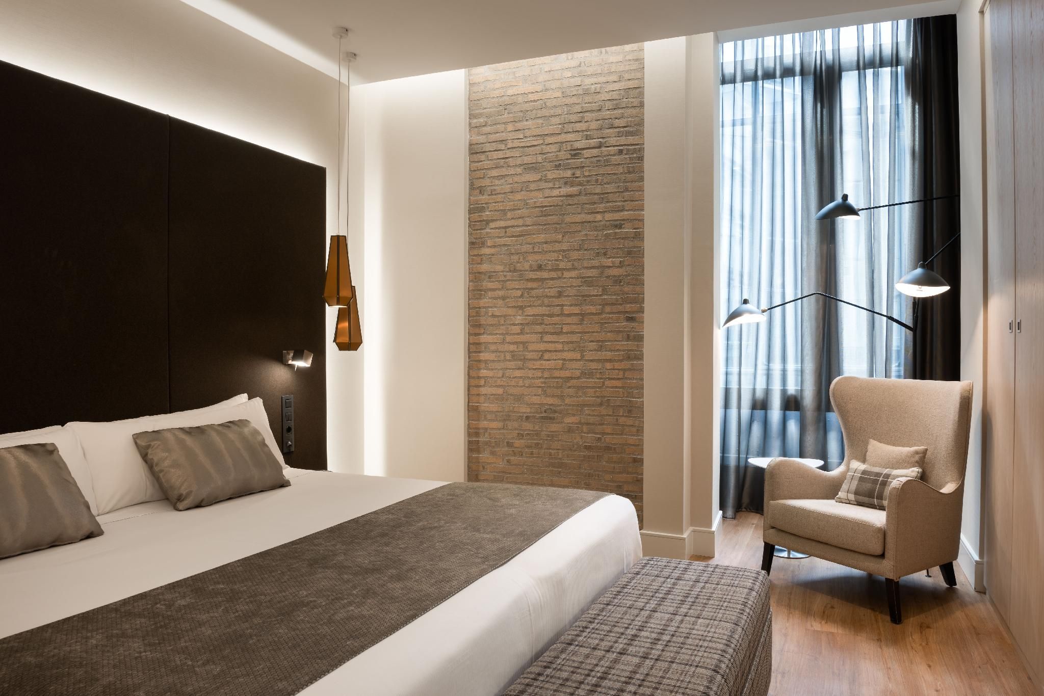 Premium Single Room
