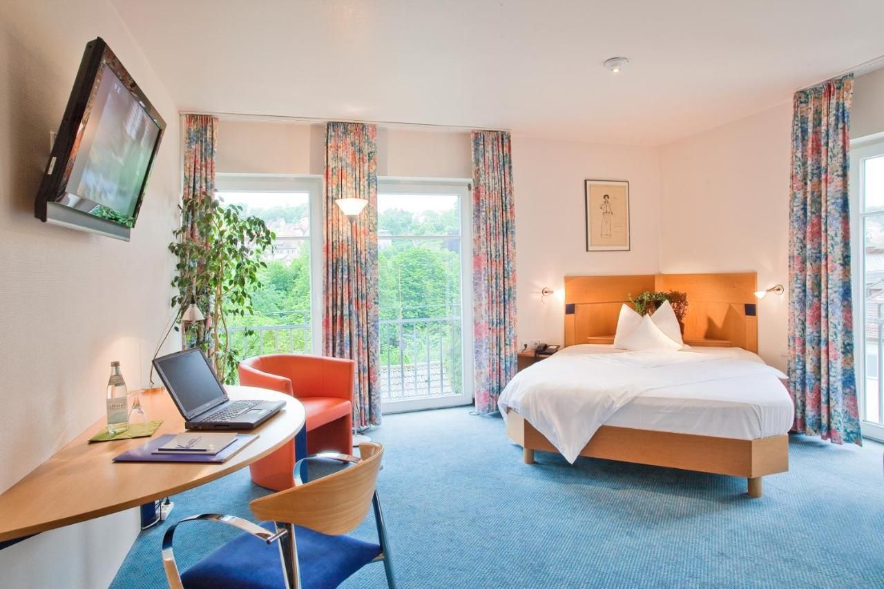 Comfort 1 King Bed Room