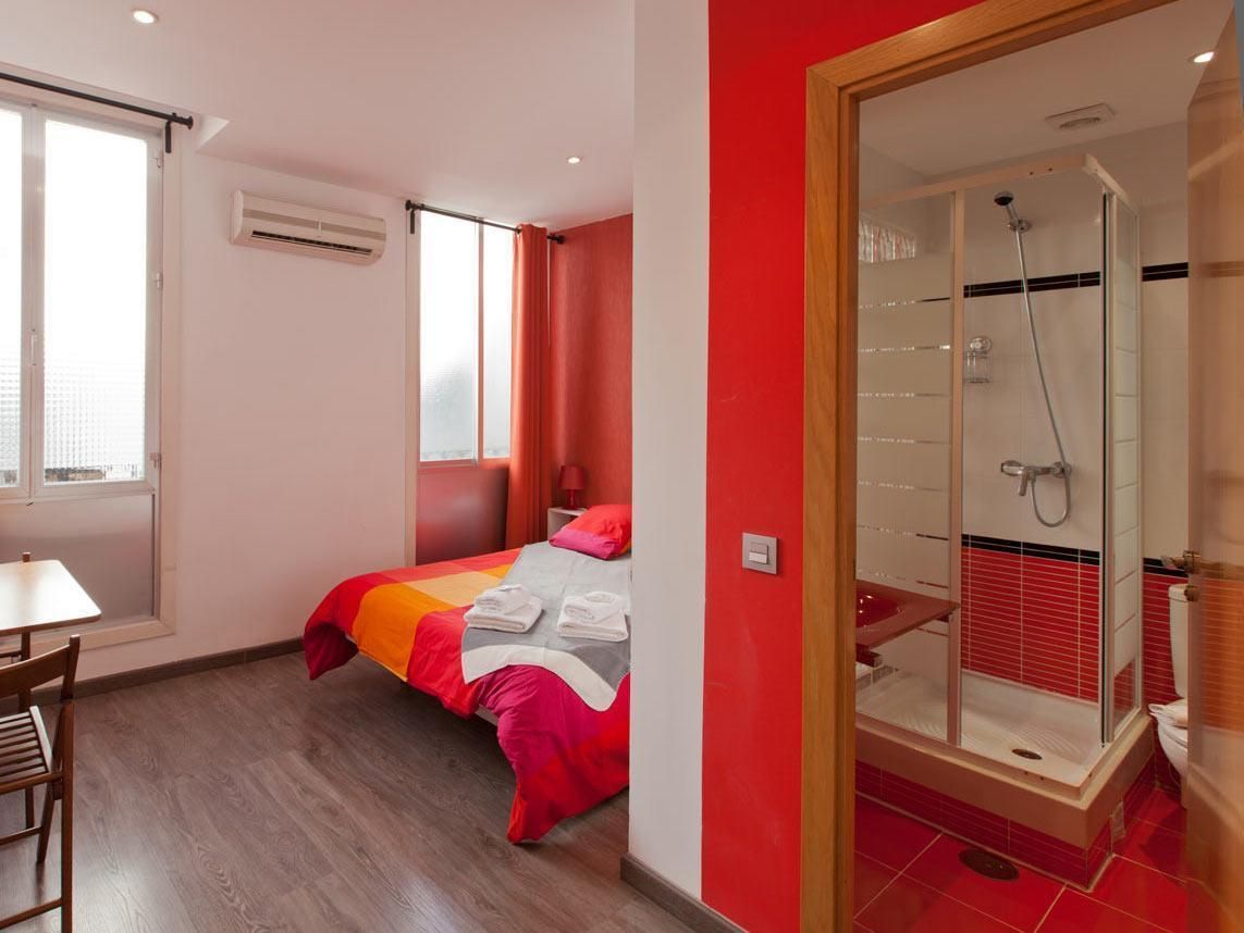 Single With Private Bathroom