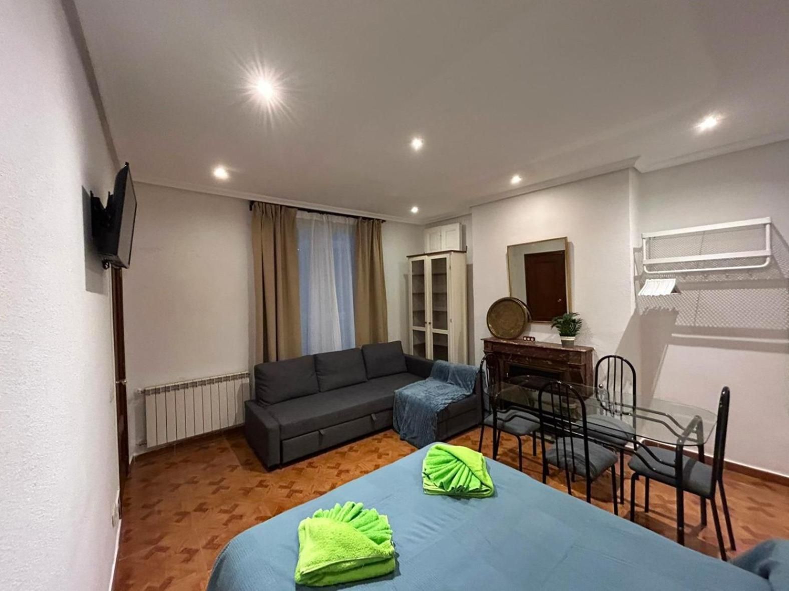 Quadruple Room with Shared Bathroom