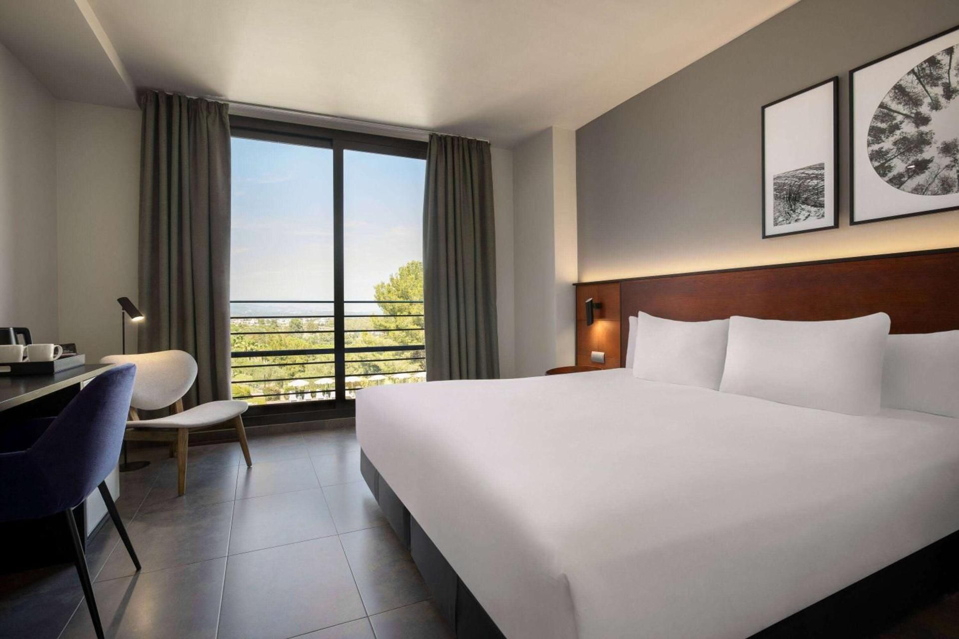 Dolce by Wyndham Barcelona Resort Superior King Room 2