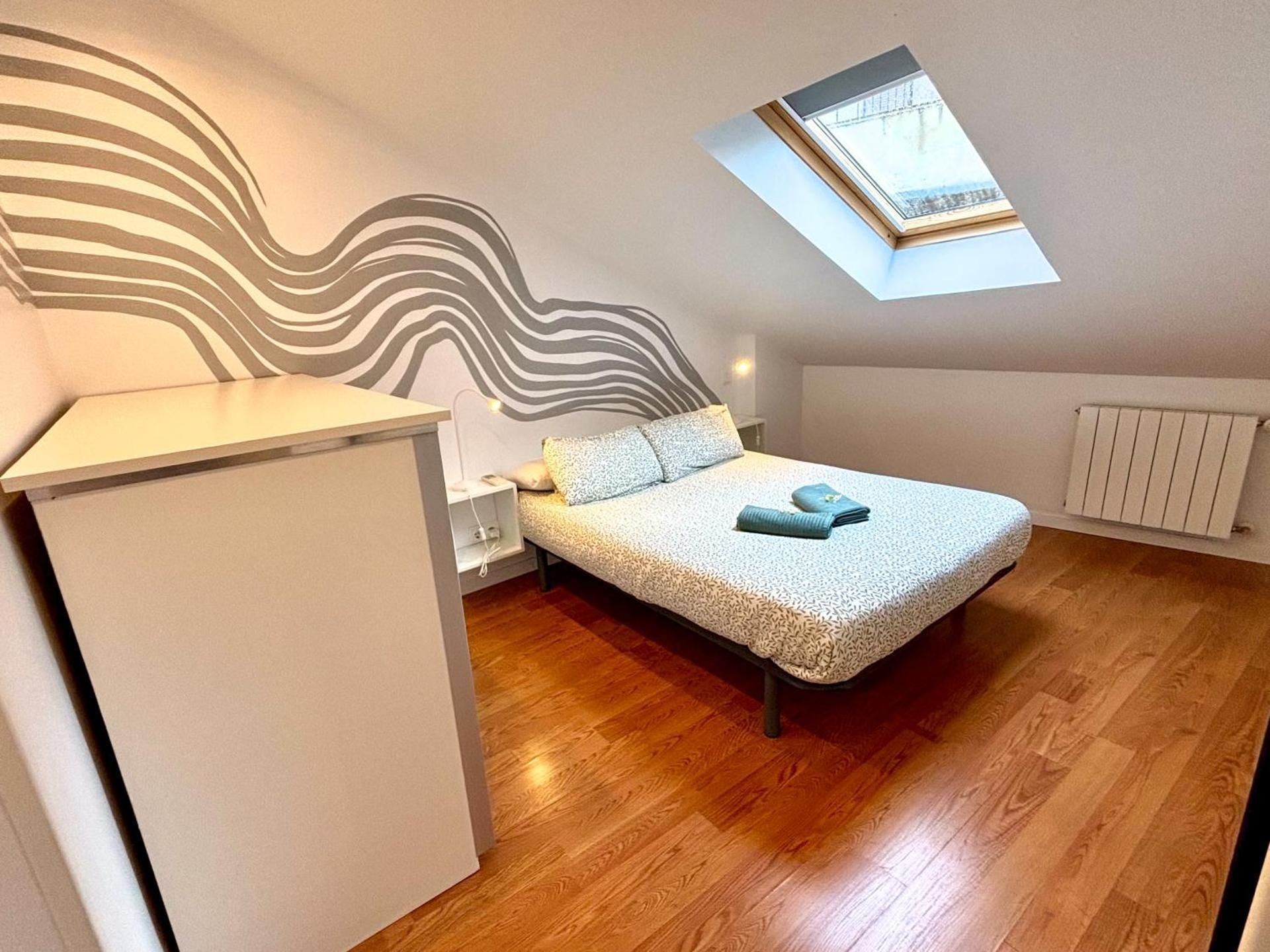 OneFam Madrid Double - Private Bathroom 2