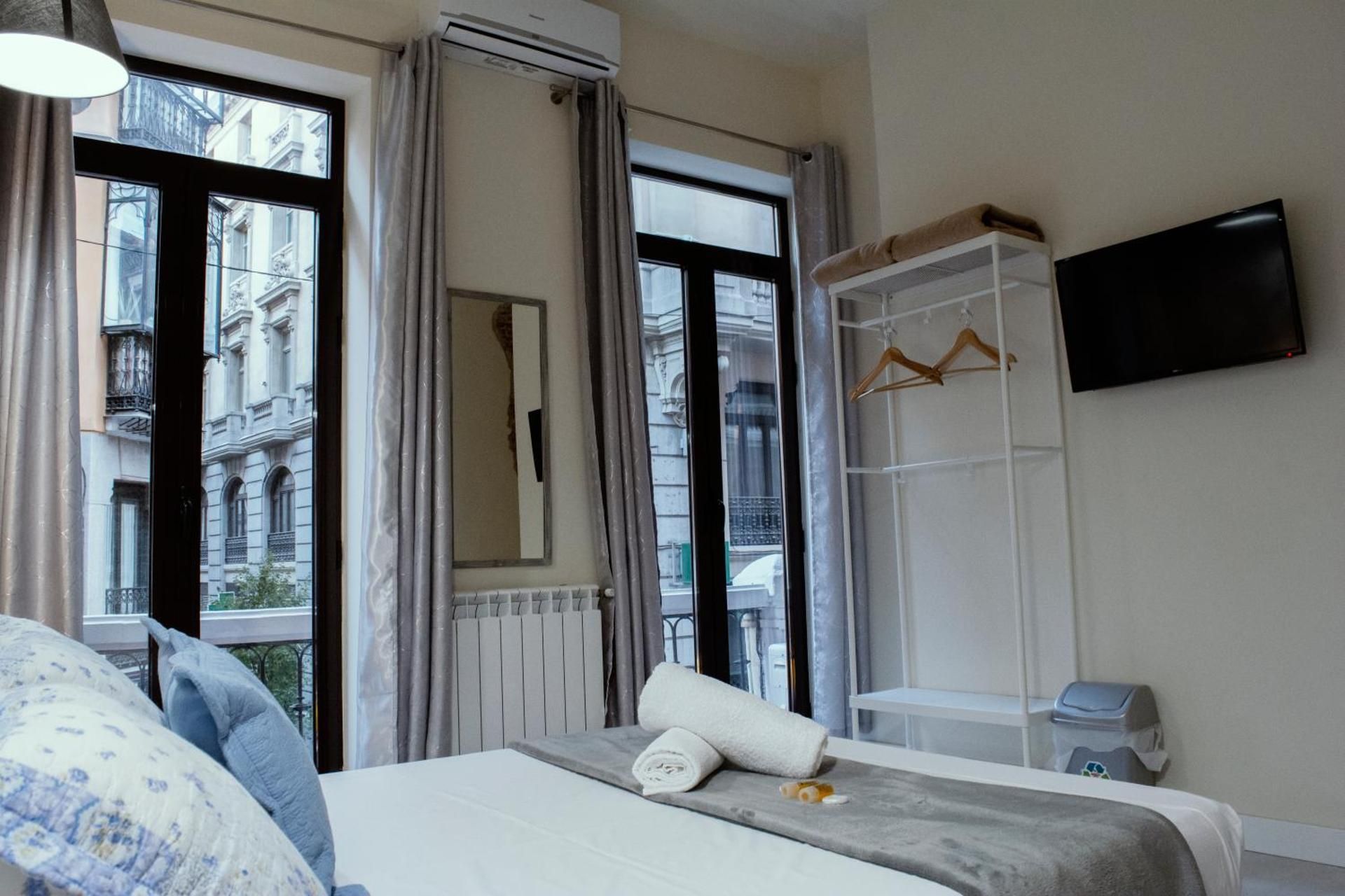 Casa Lemus Standard Double or Twin Room with Balcony and Shared Exterior Bathroom 2