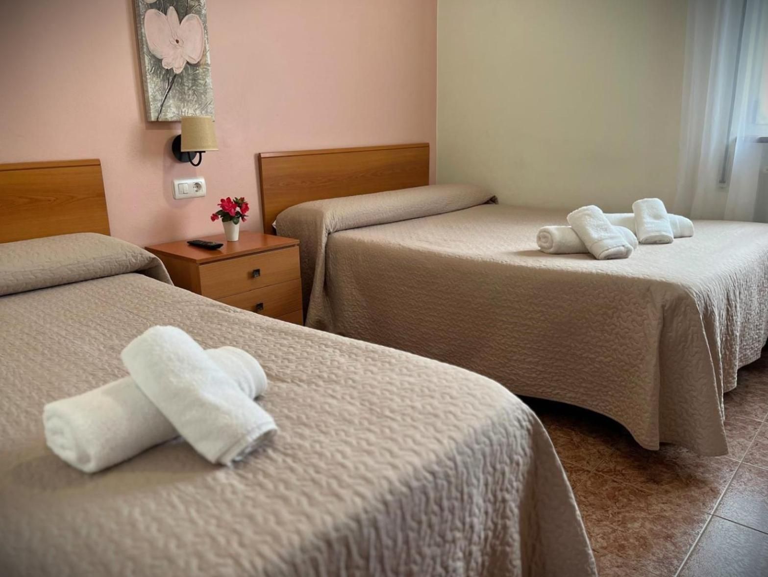 Twin Room with Private Bathroom