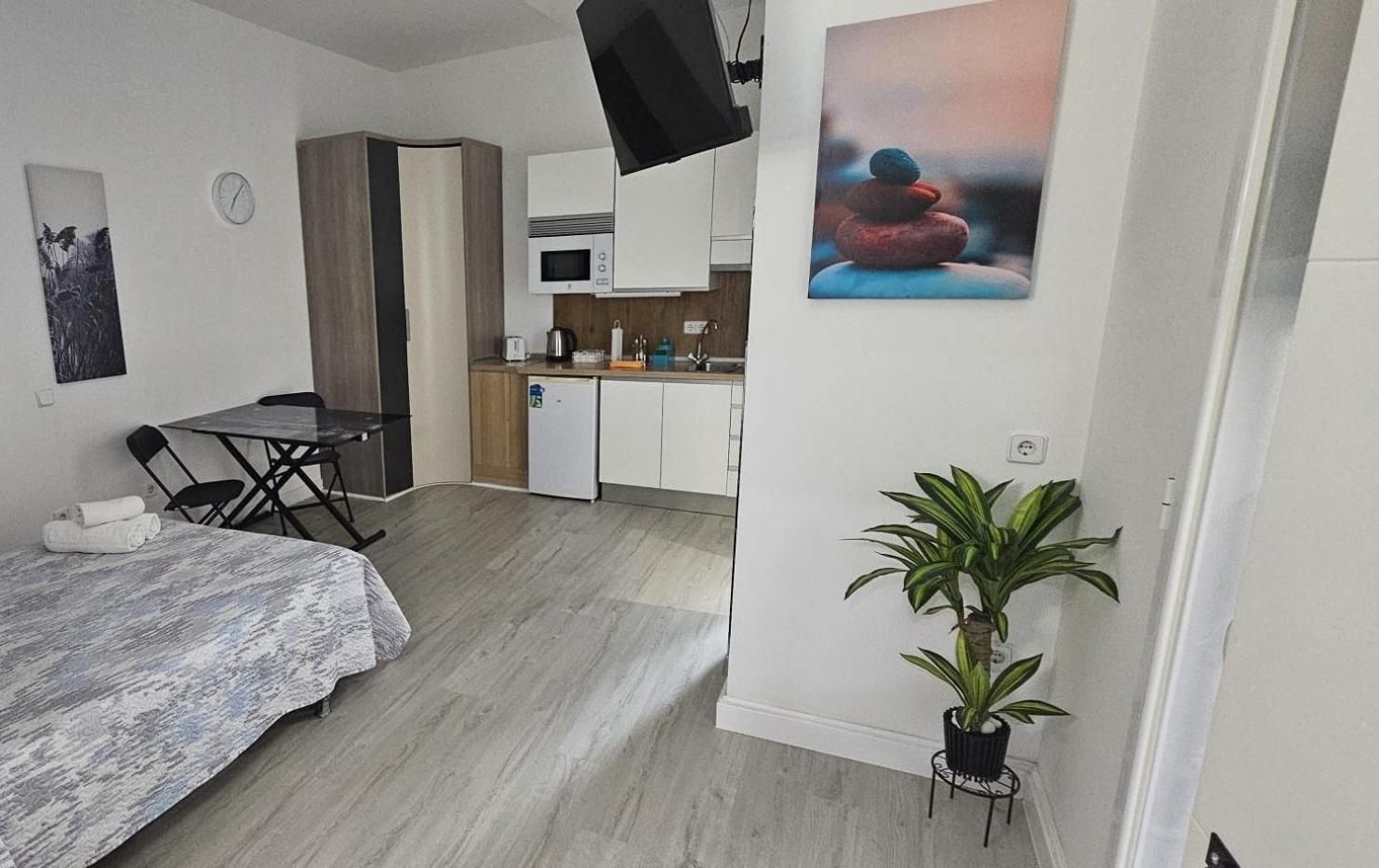 Studio Apartment