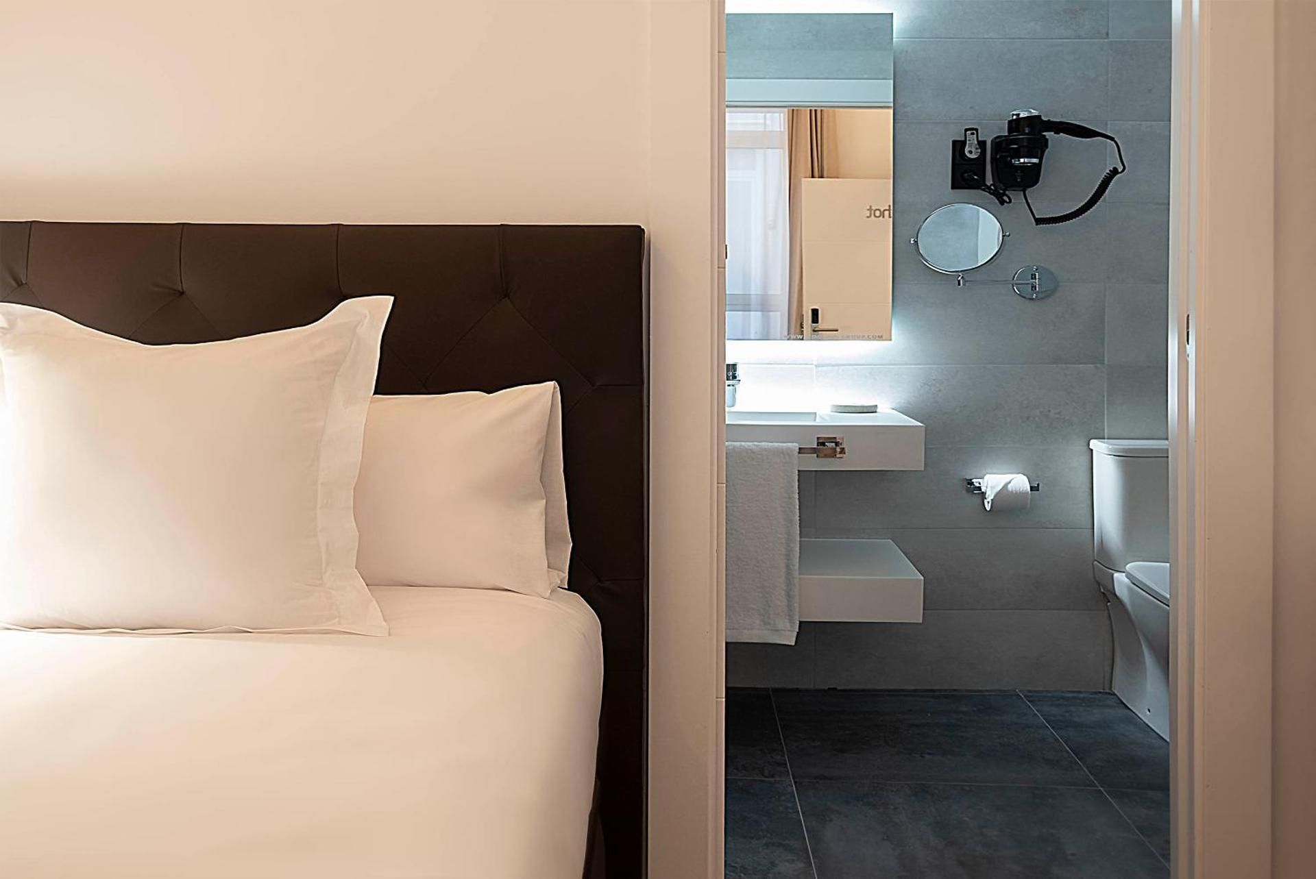 Deluxe Single Room