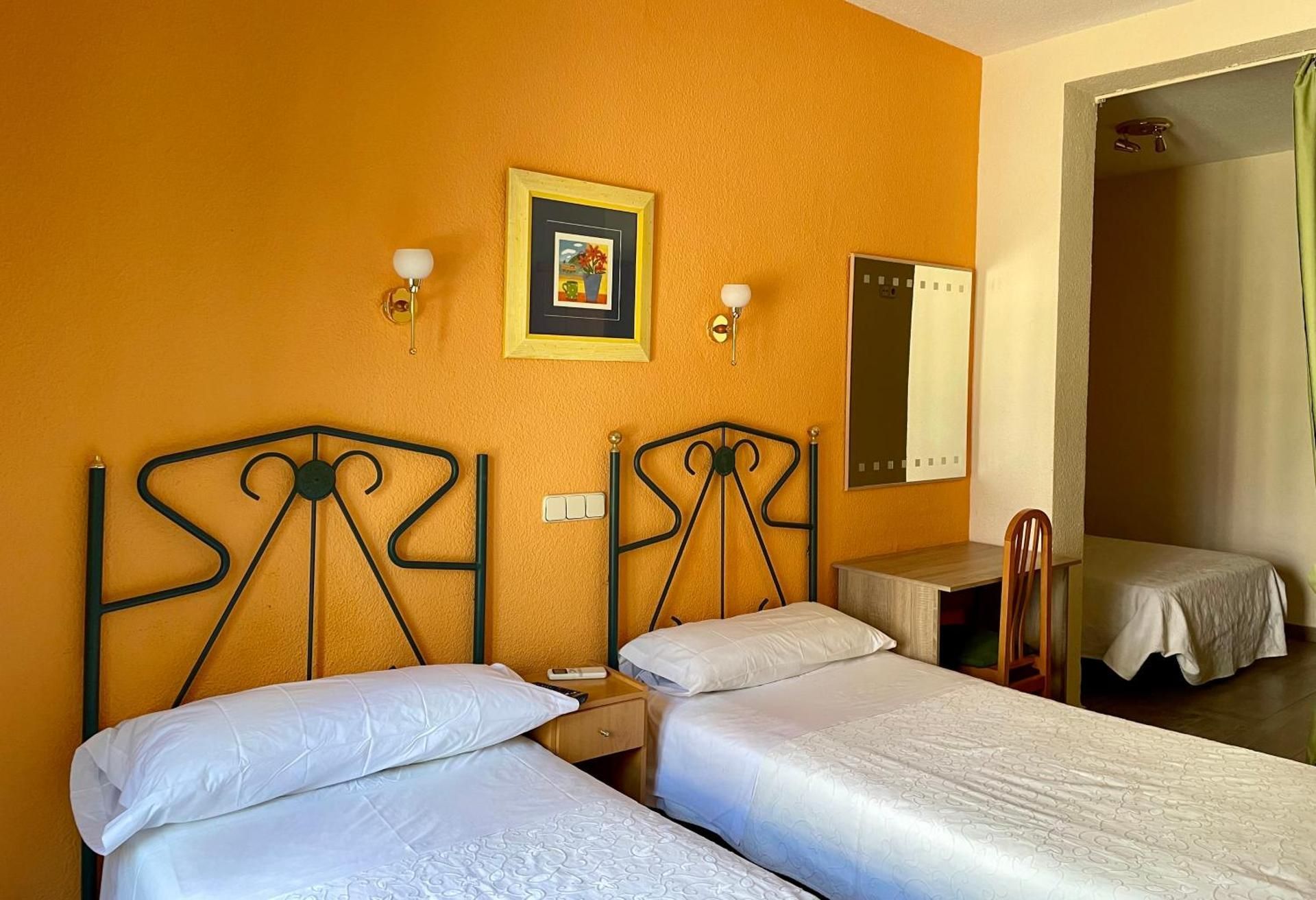 Quadruple Room with Private Bathroom
