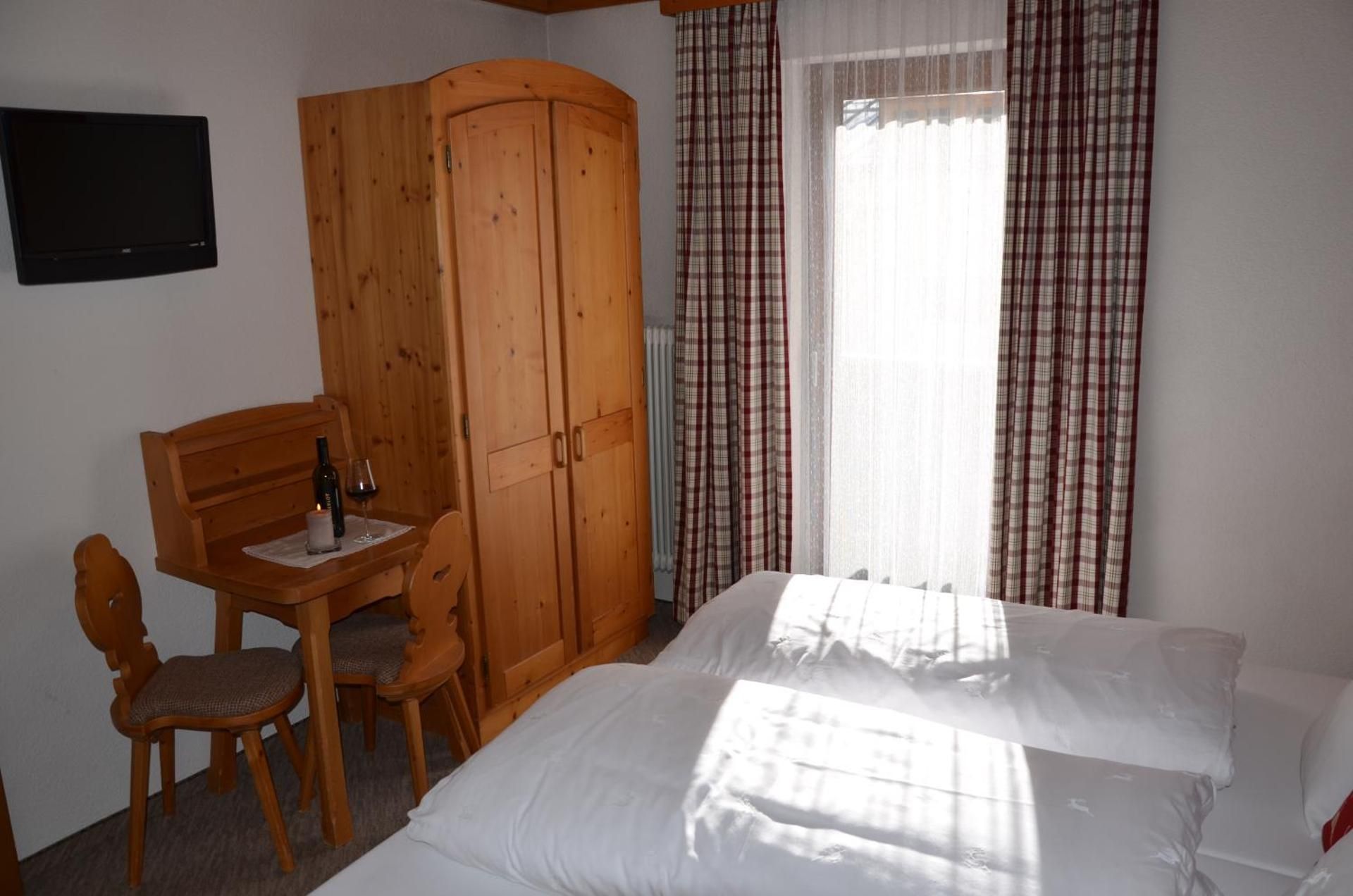 "Gästehaus Parseier" Small Double Room "Hirschpleiskopf"