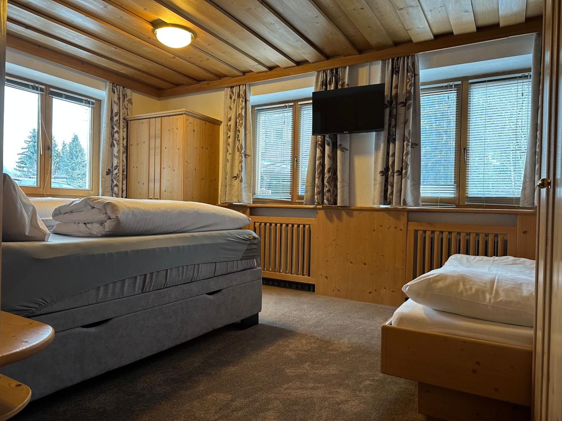 Suite (4-5 Adults)