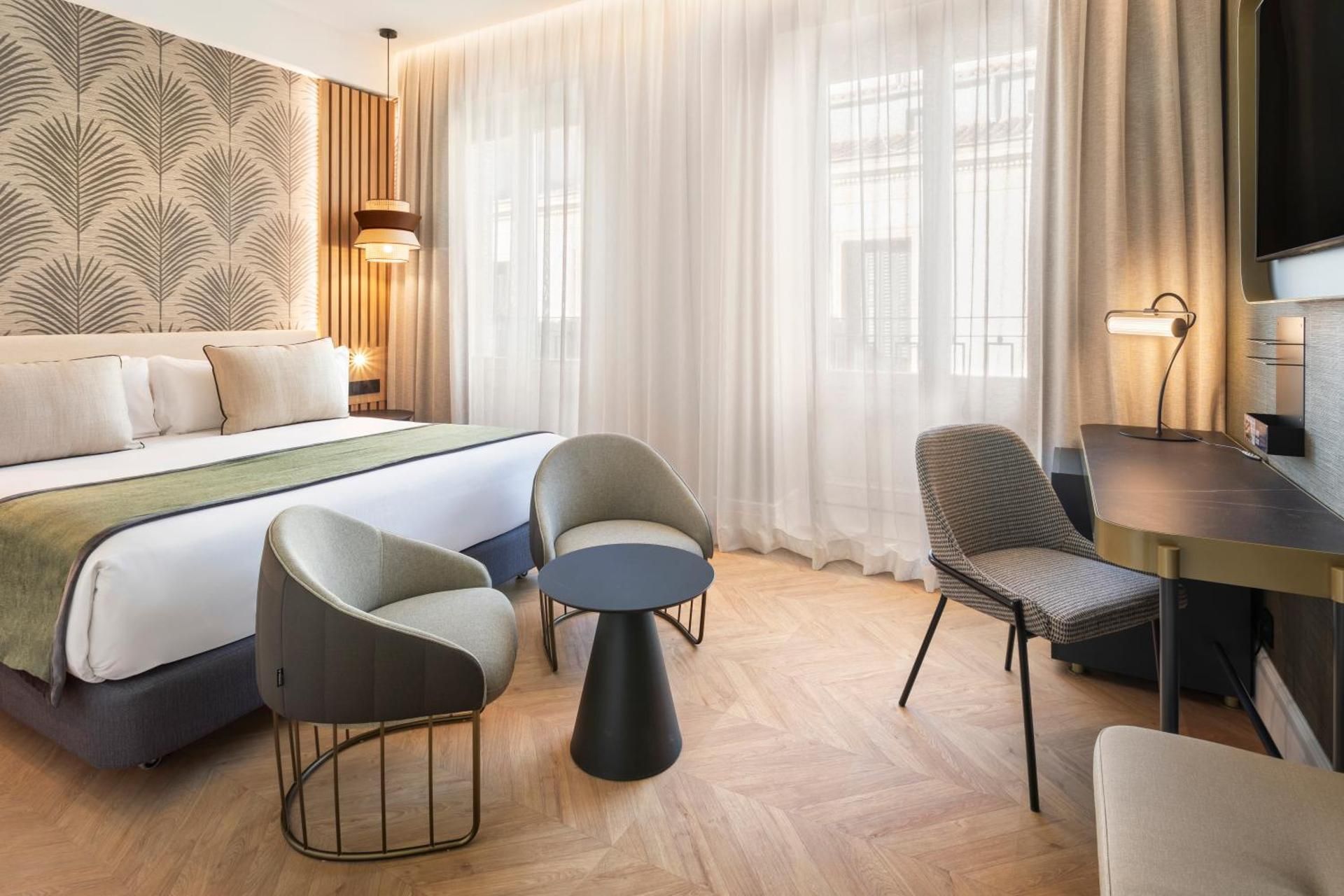 Premium Deluxe Double with Window